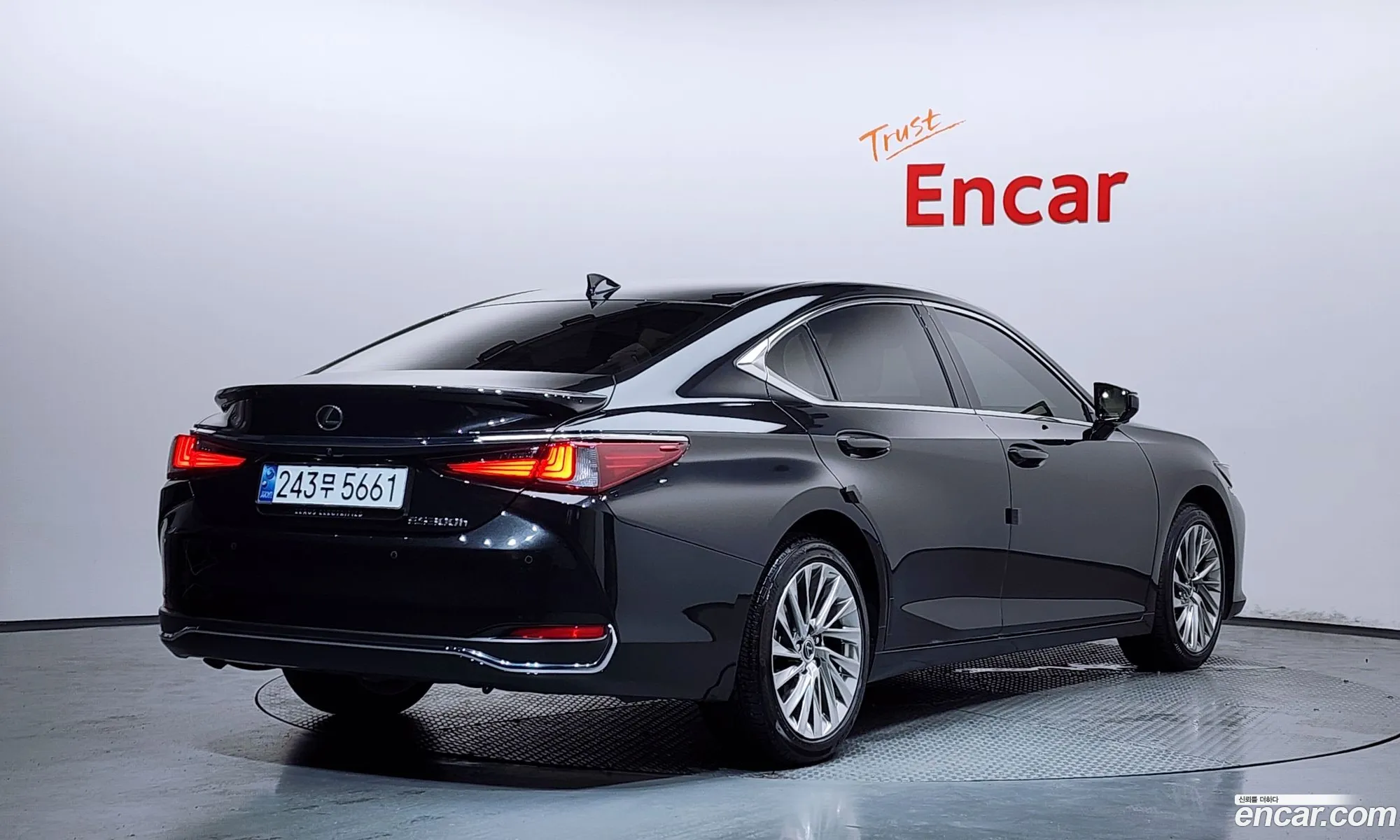 Lexus ES300h 7th Gen 2024 — 22