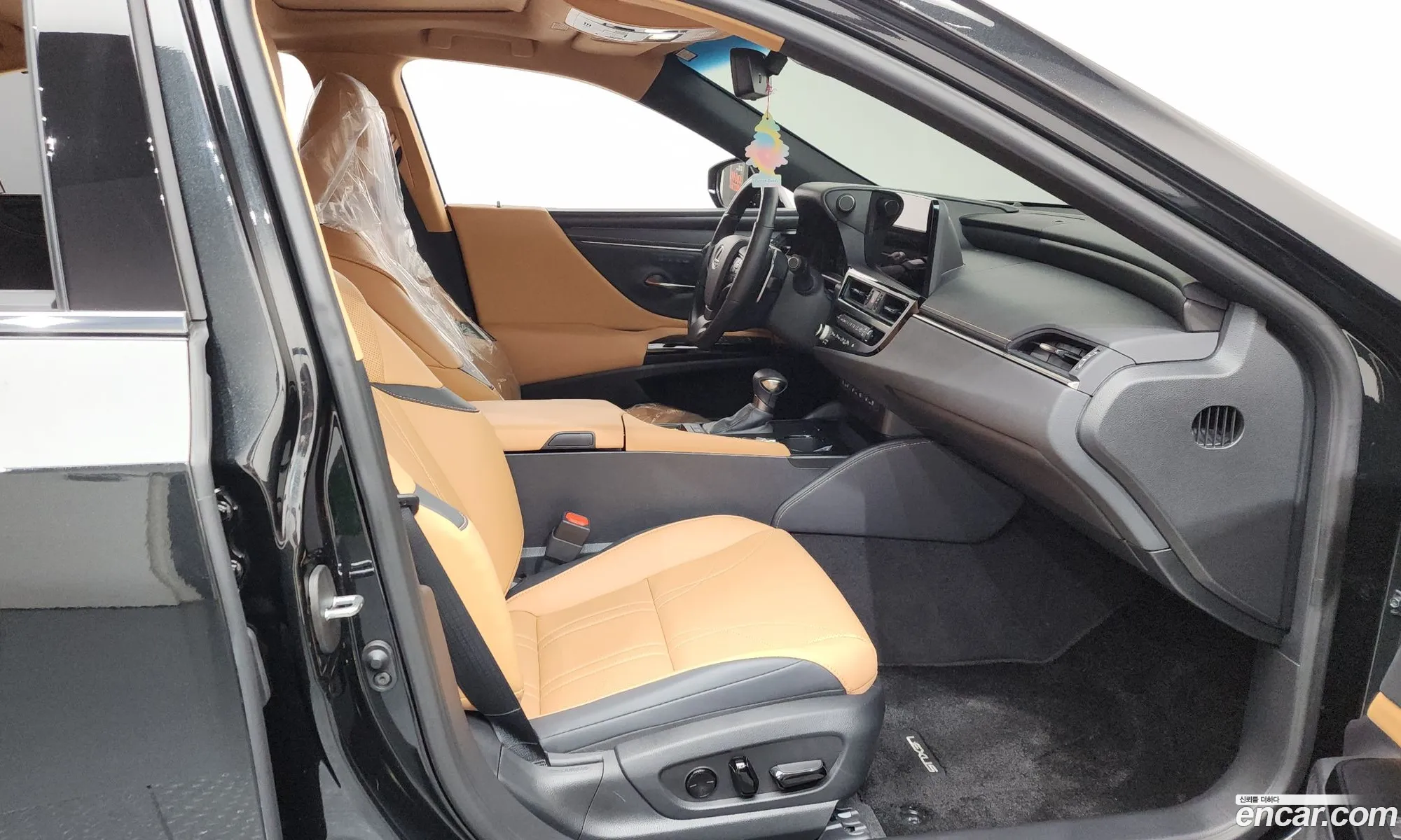 Lexus ES300h 7th Gen 2024 — 16