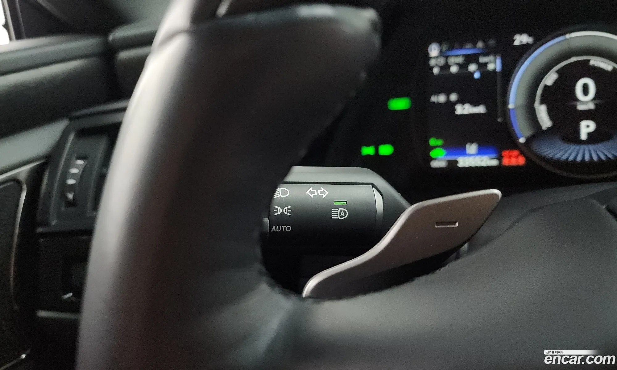 Lexus ES300h 7th Gen 2024 — 32