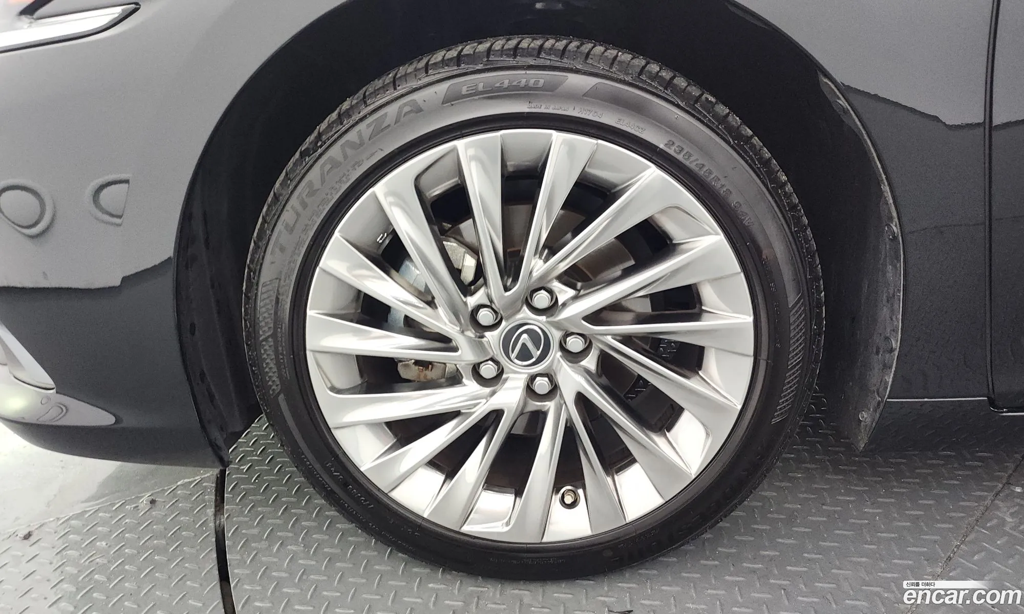 Lexus ES300h 7th Gen 2024 — 9