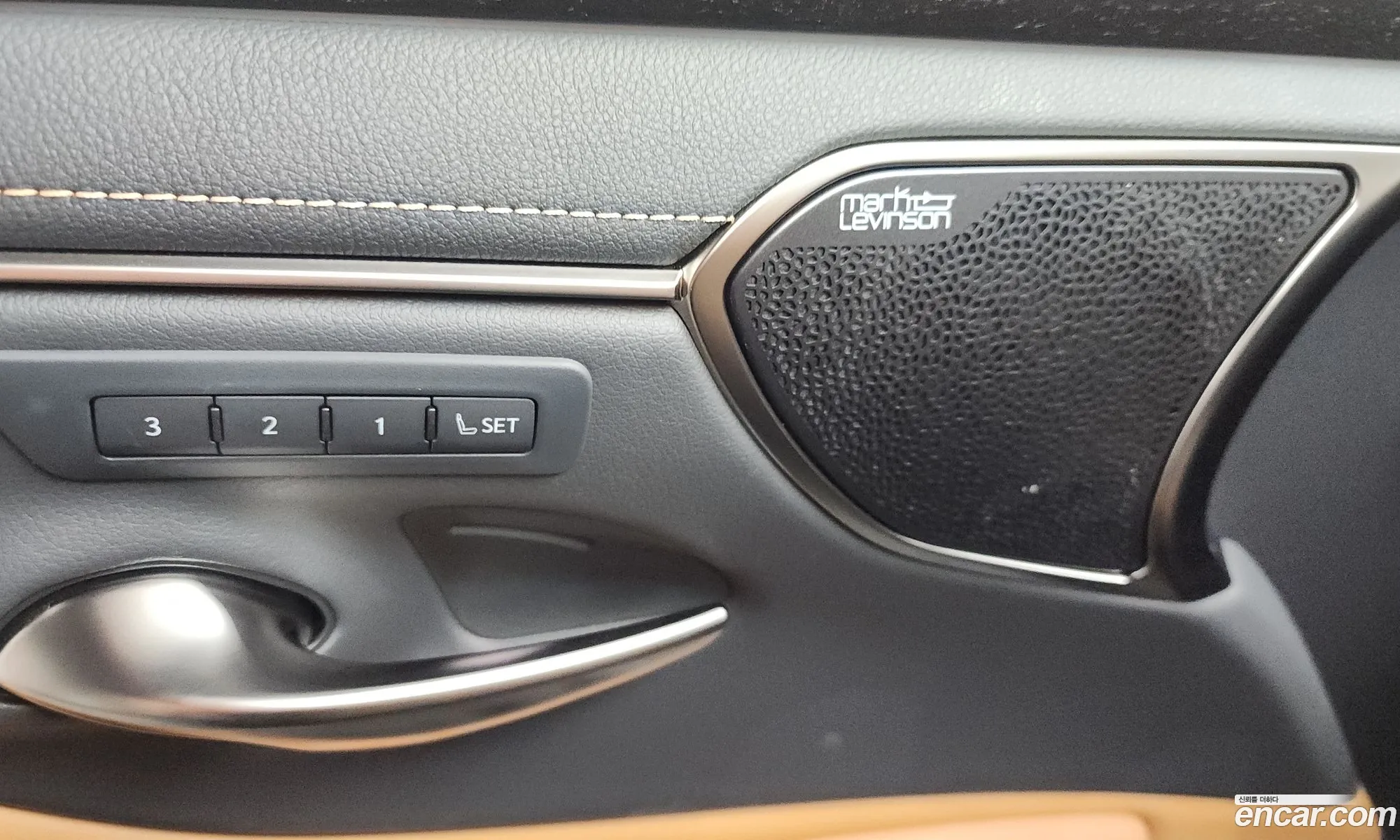 Lexus ES300h 7th Gen 2024 — 20