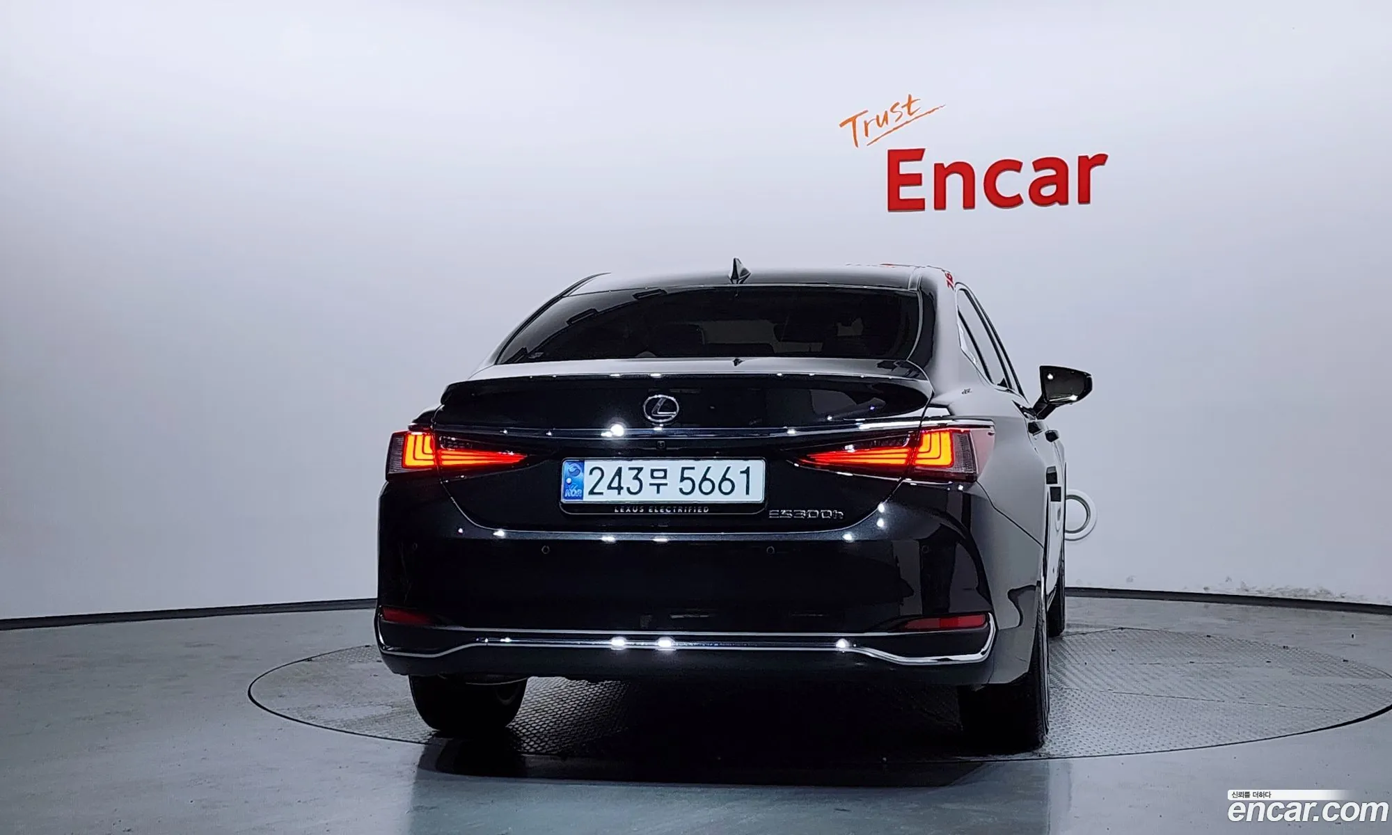 Lexus ES300h 7th Gen 2024 — 37
