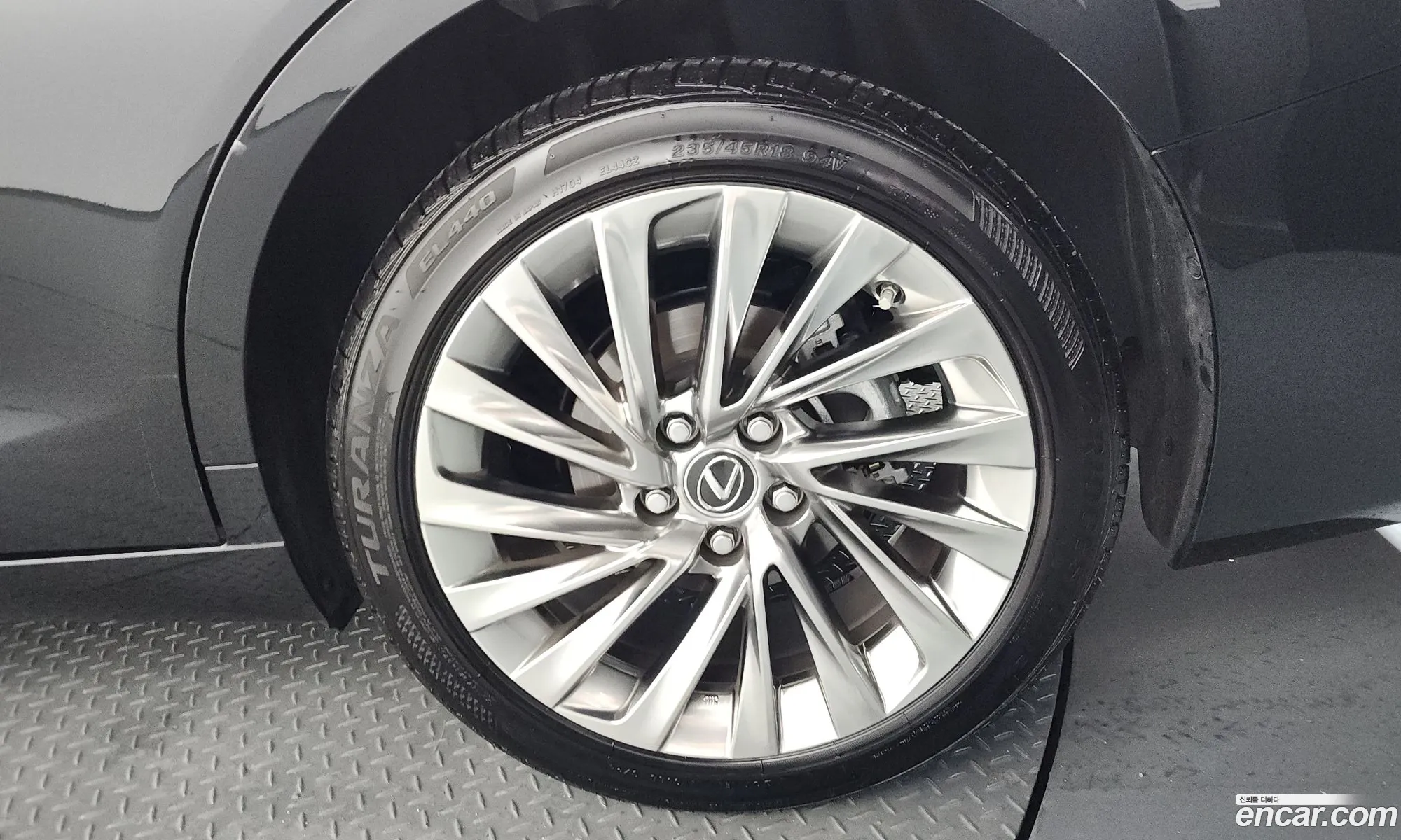 Lexus ES300h 7th Gen 2024 — 21