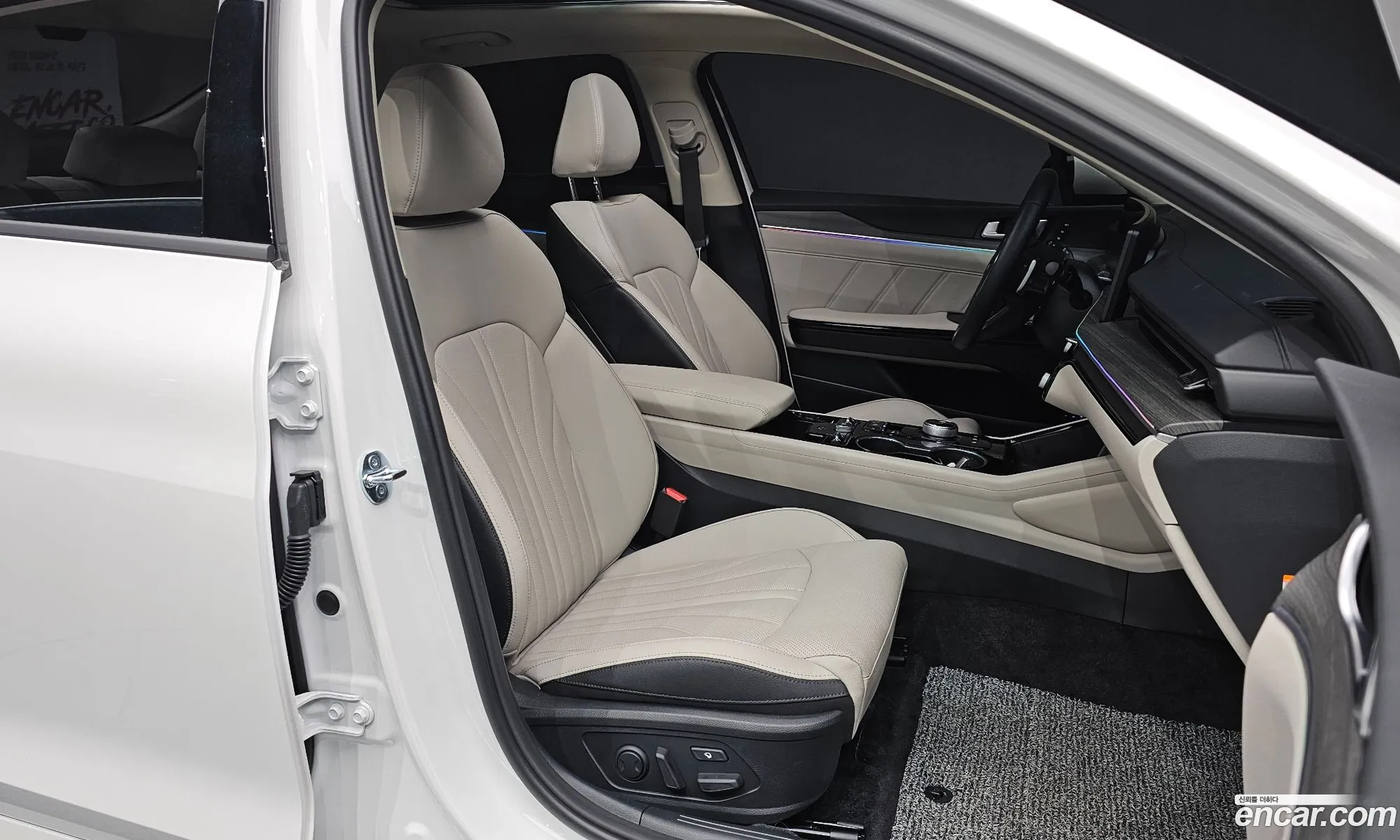 Kia K5 Hybrid 2026 — 28