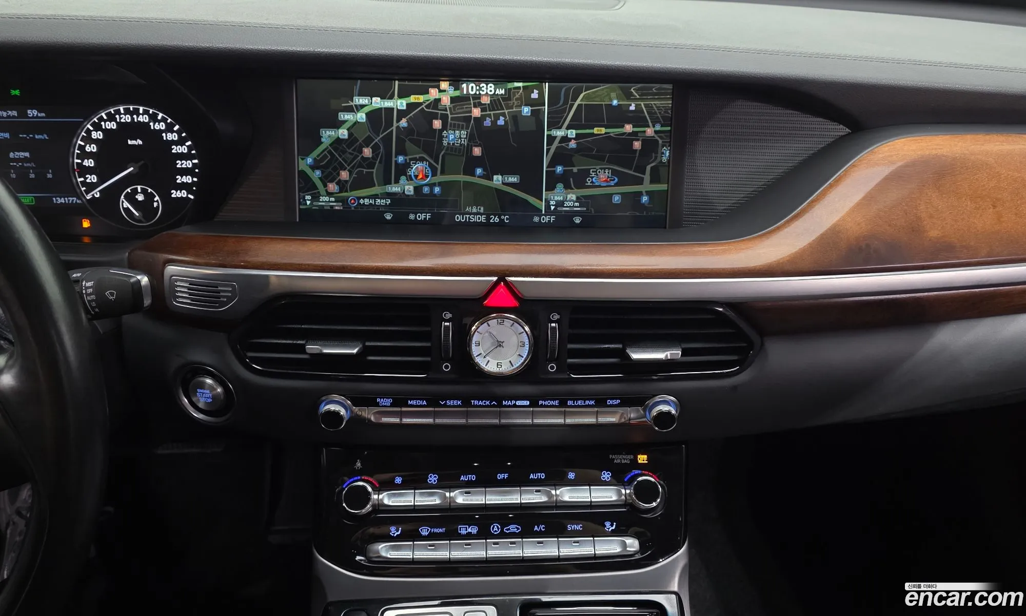Genesis EQ900 2016 — 27