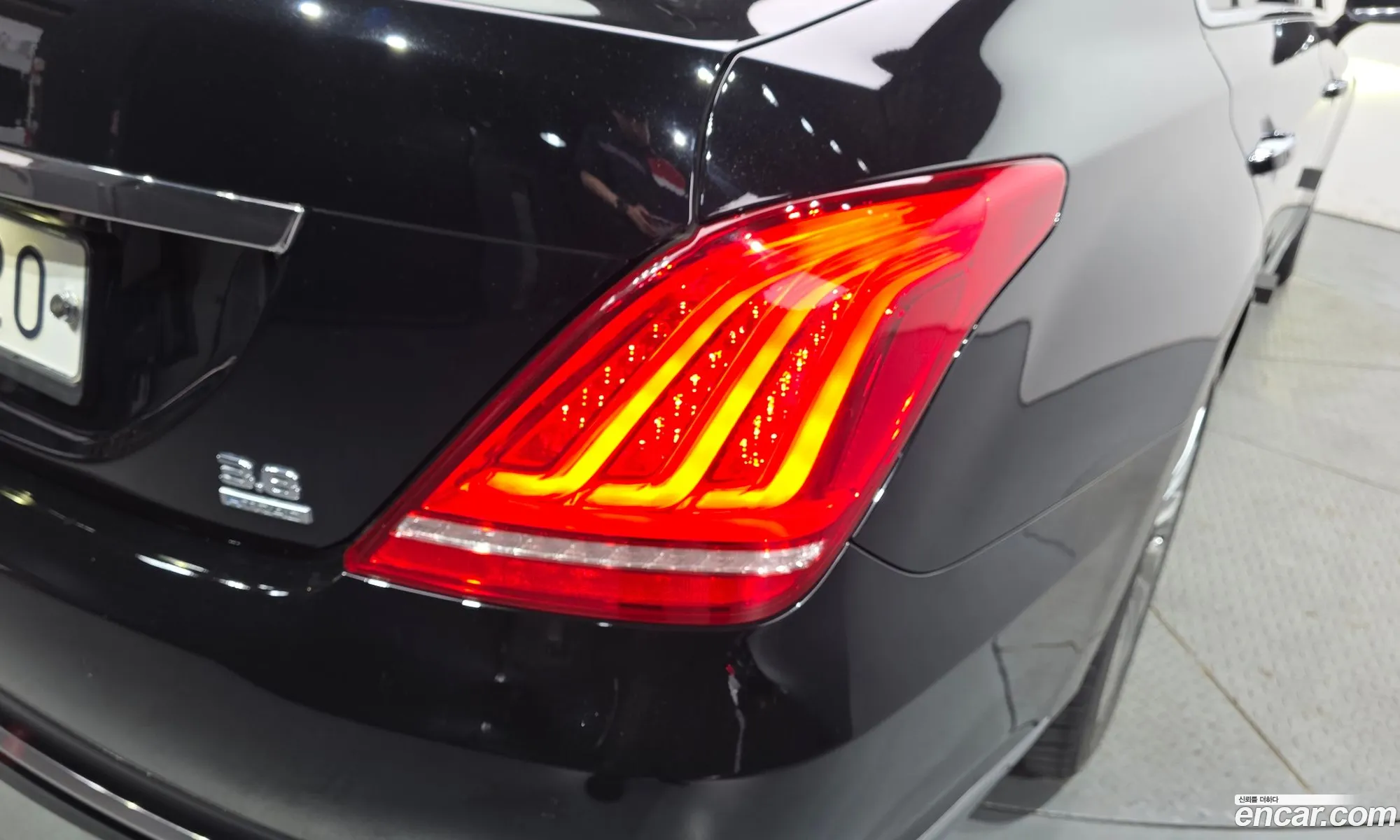Genesis EQ900 2016 — 36