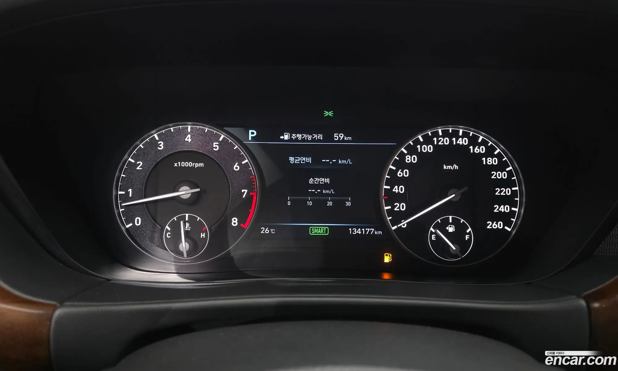 Genesis EQ900 2016 — 17