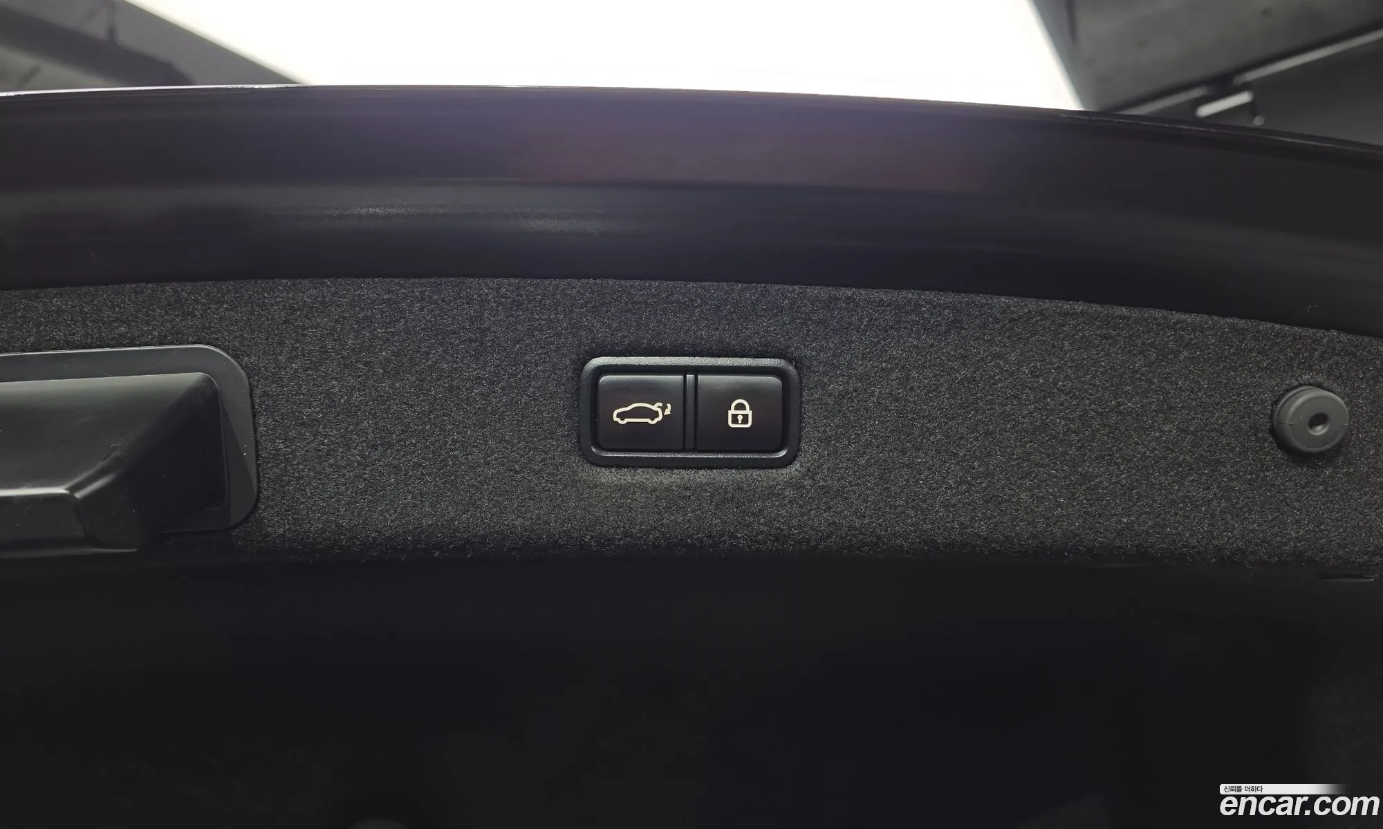 Genesis EQ900 2016 — 30