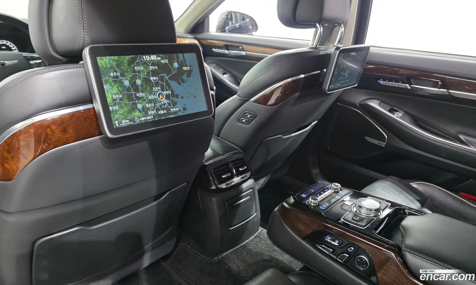 Genesis EQ900 2016 — 12