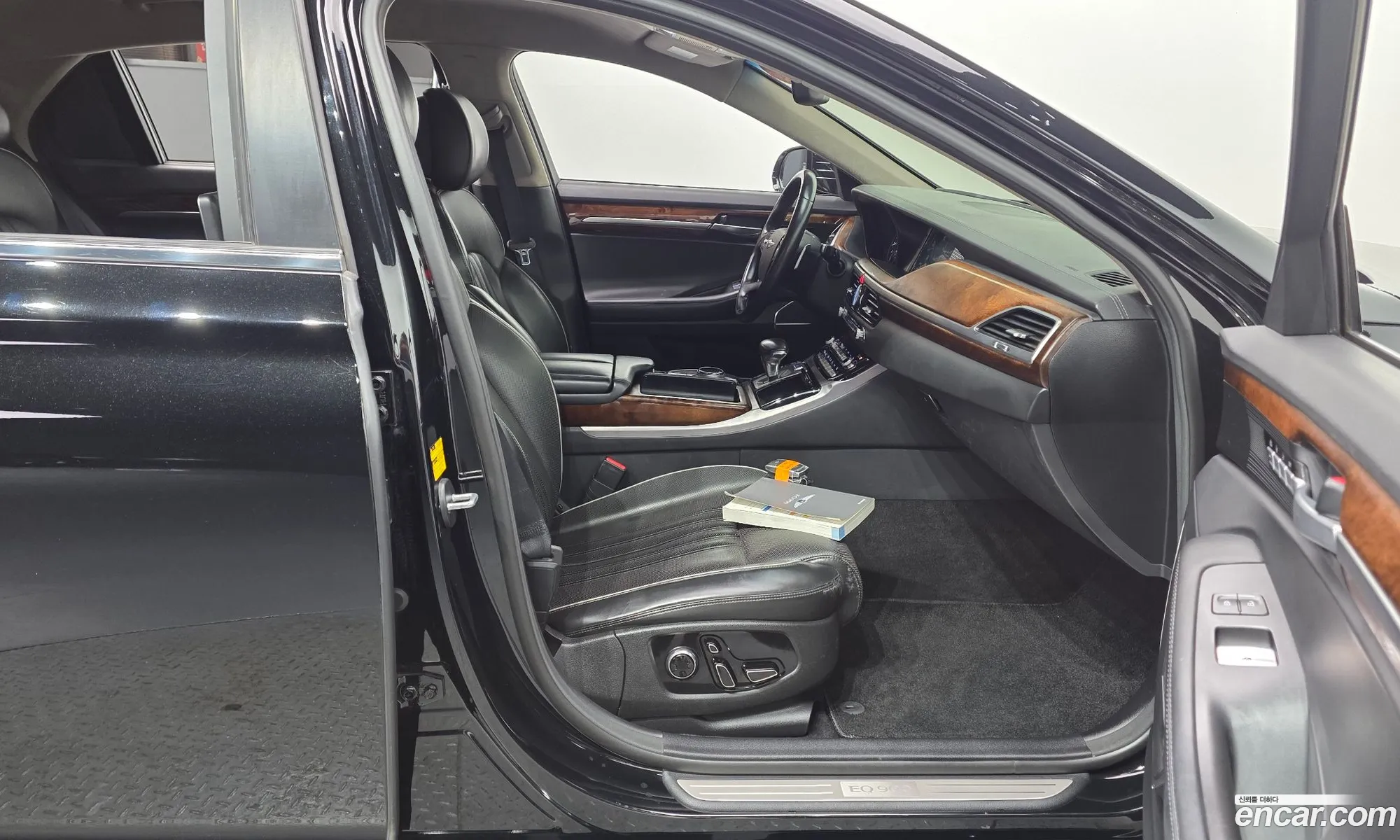 Genesis EQ900 2016 — 7