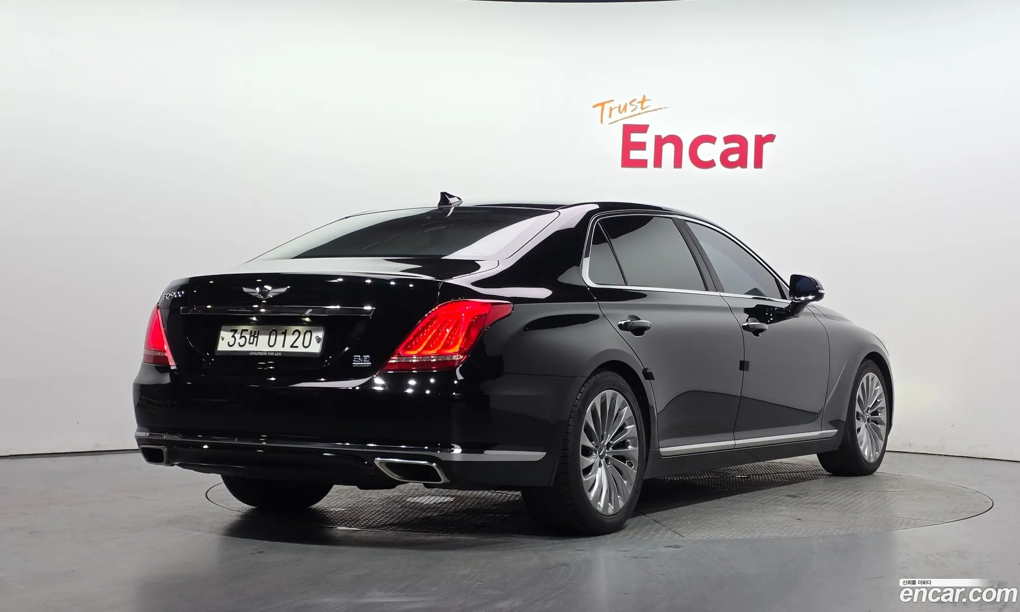 Genesis EQ900 2016 — 25