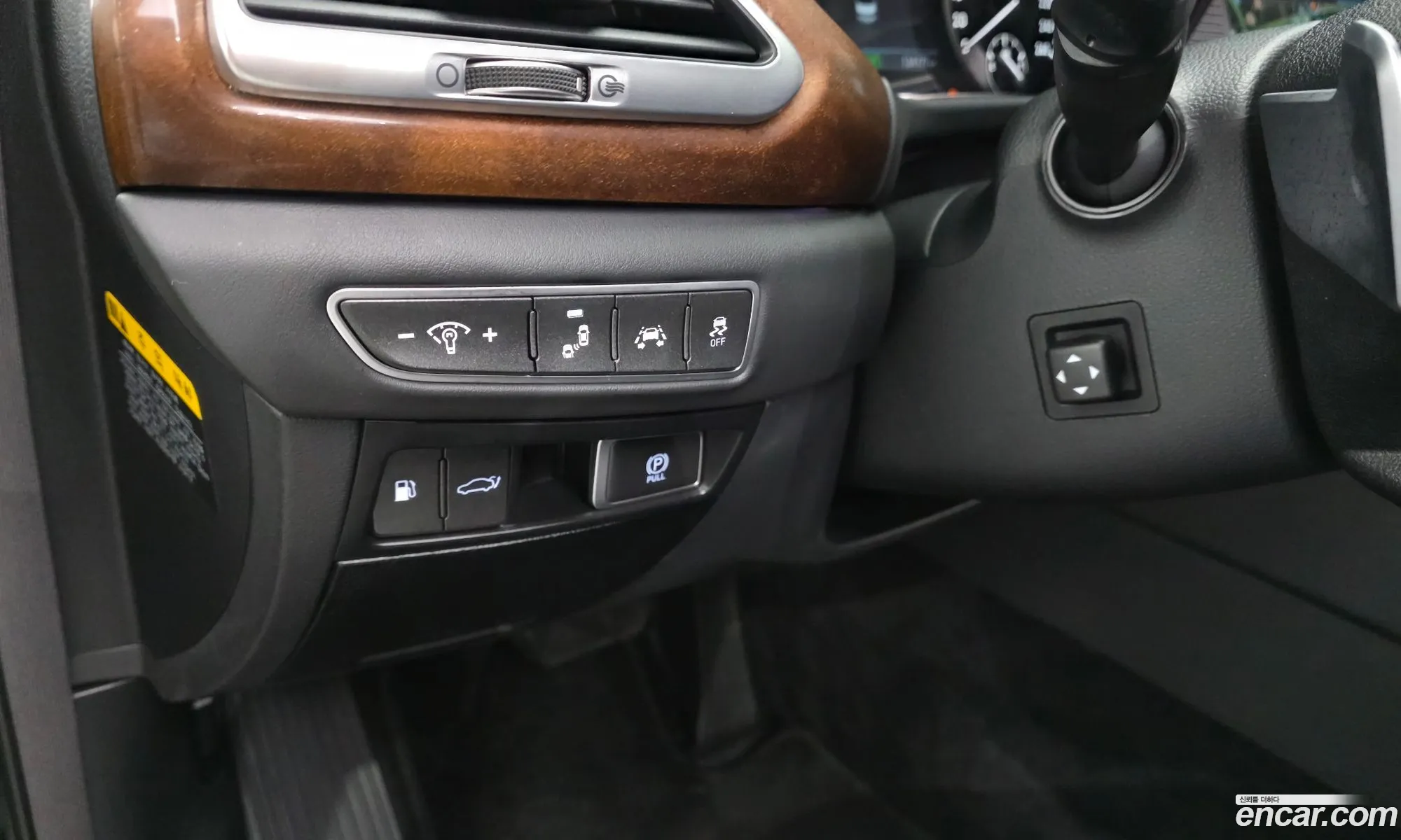 Genesis EQ900 2016 — 11