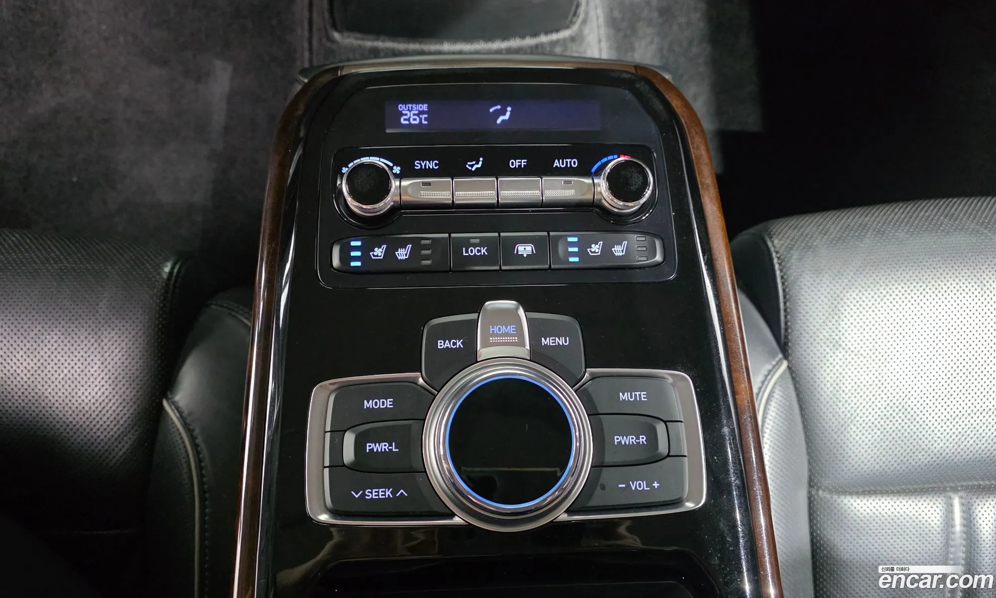 Genesis EQ900 2016 — 8