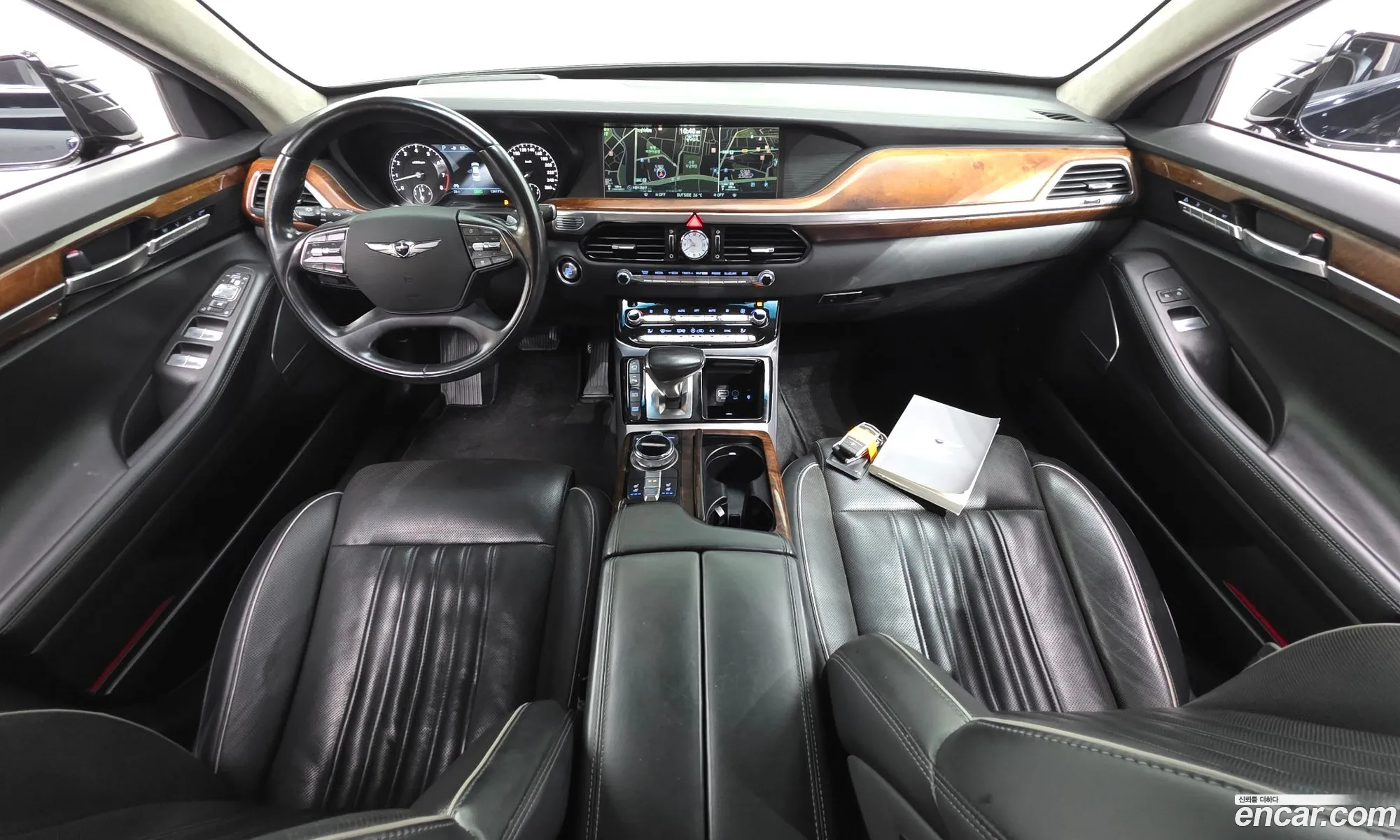Genesis EQ900 2016 — 31