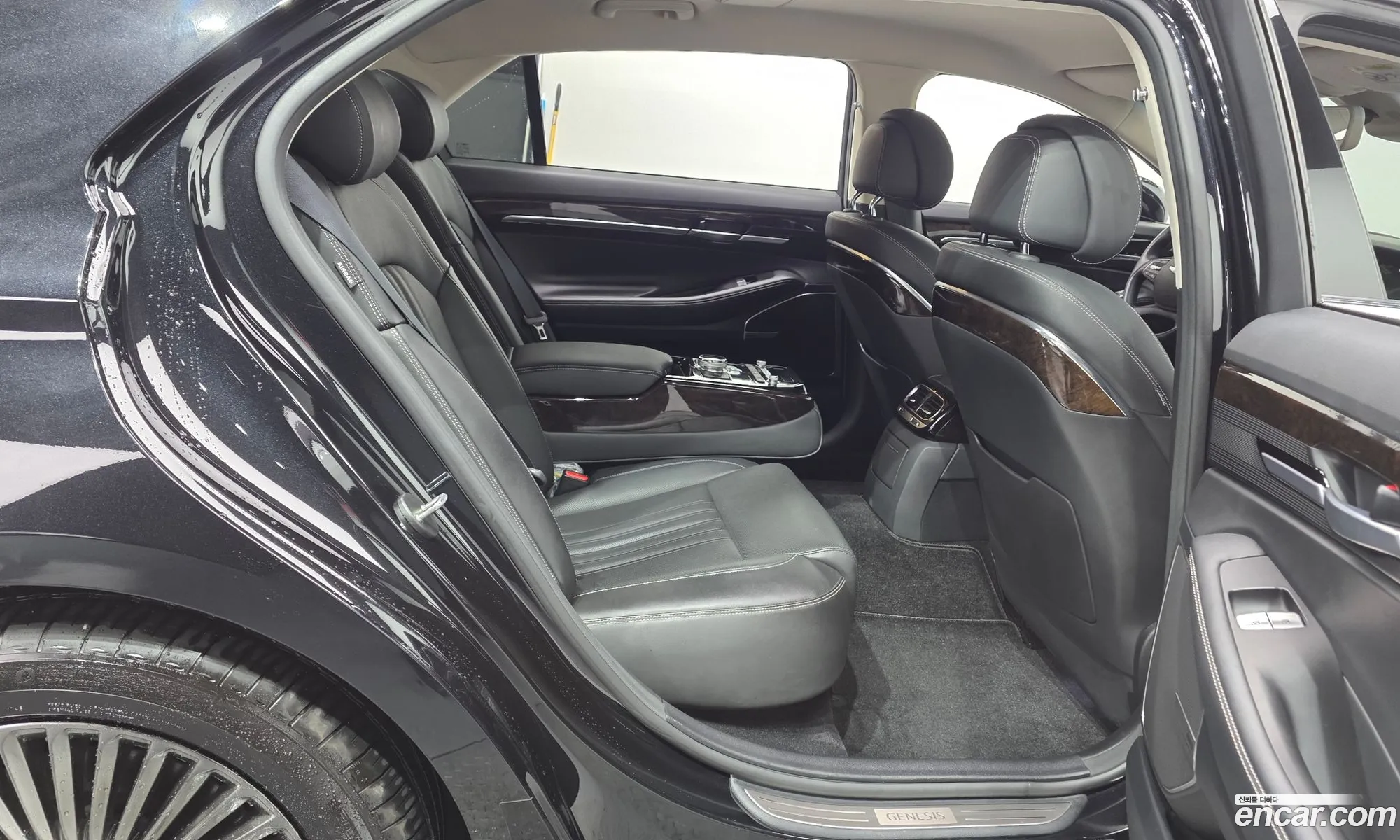 Genesis G90 2020 — 26
