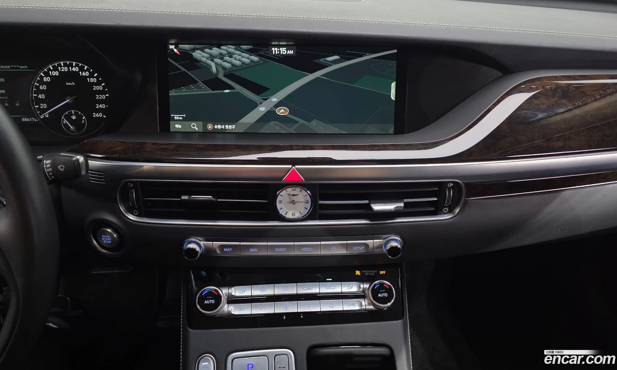 Genesis G90 2020 — 30