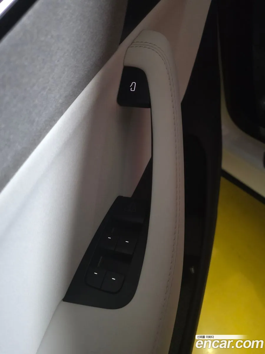 Tesla Model Y 2026 — 2