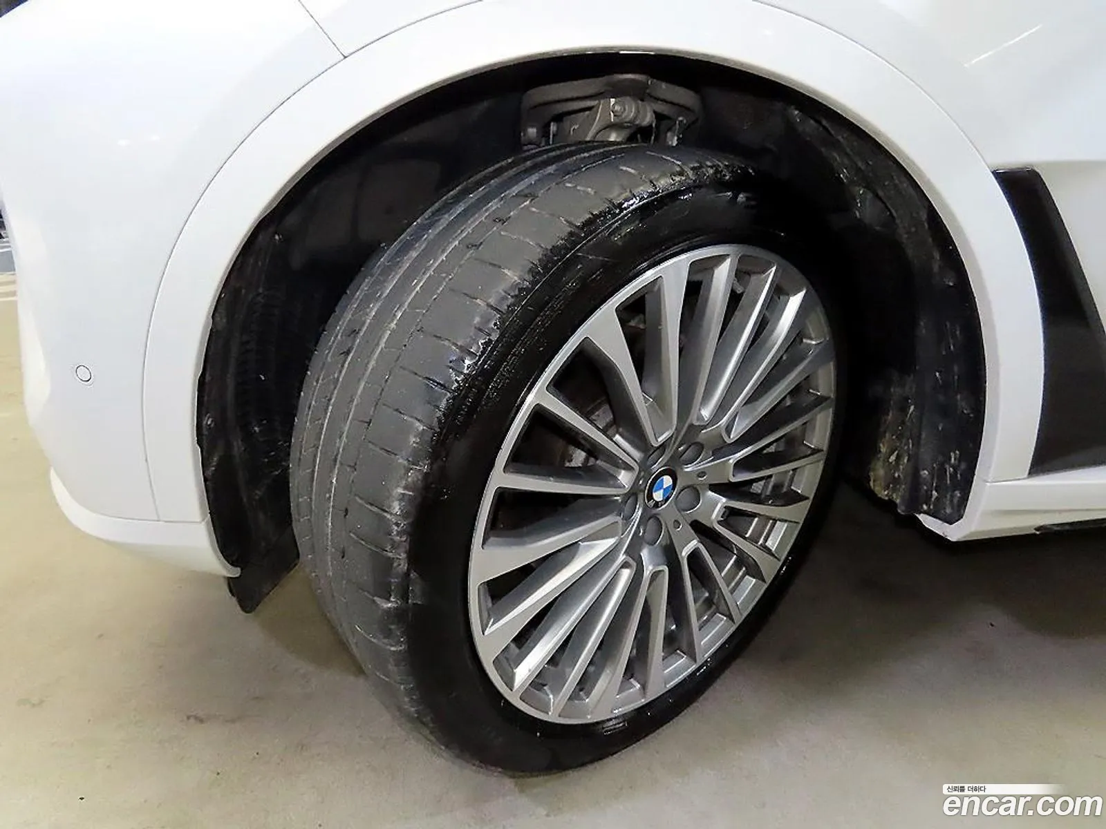 BMW X7 2023 — 10