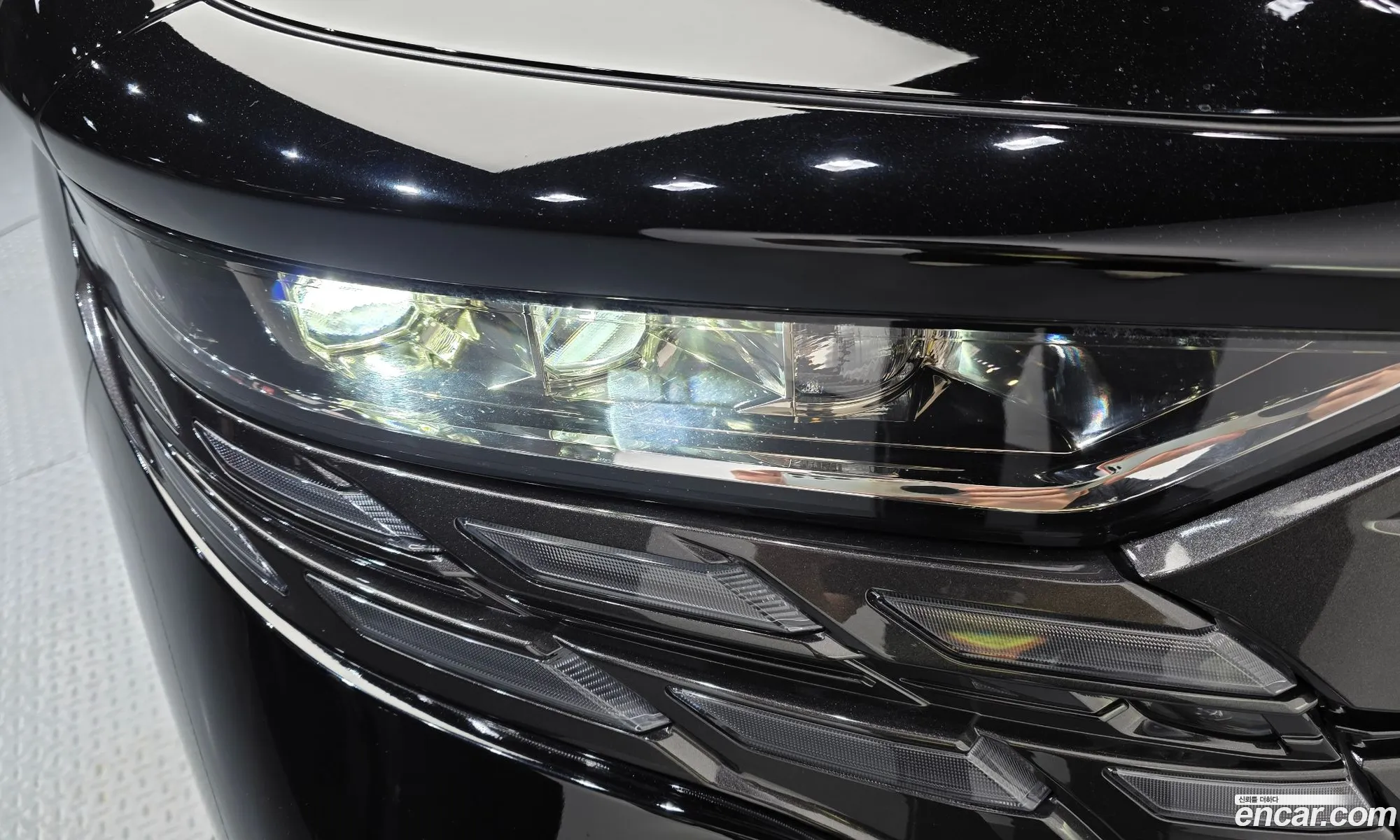 Toyota Alphard 2024 — 13