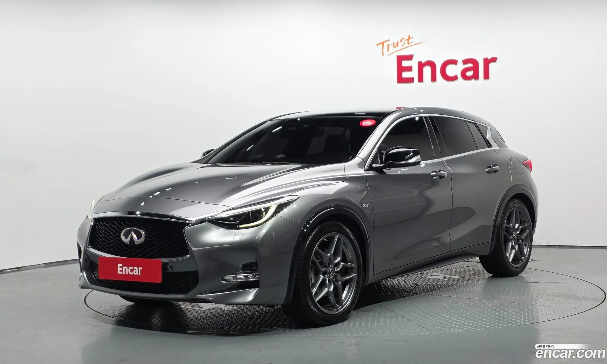 Infiniti Q30