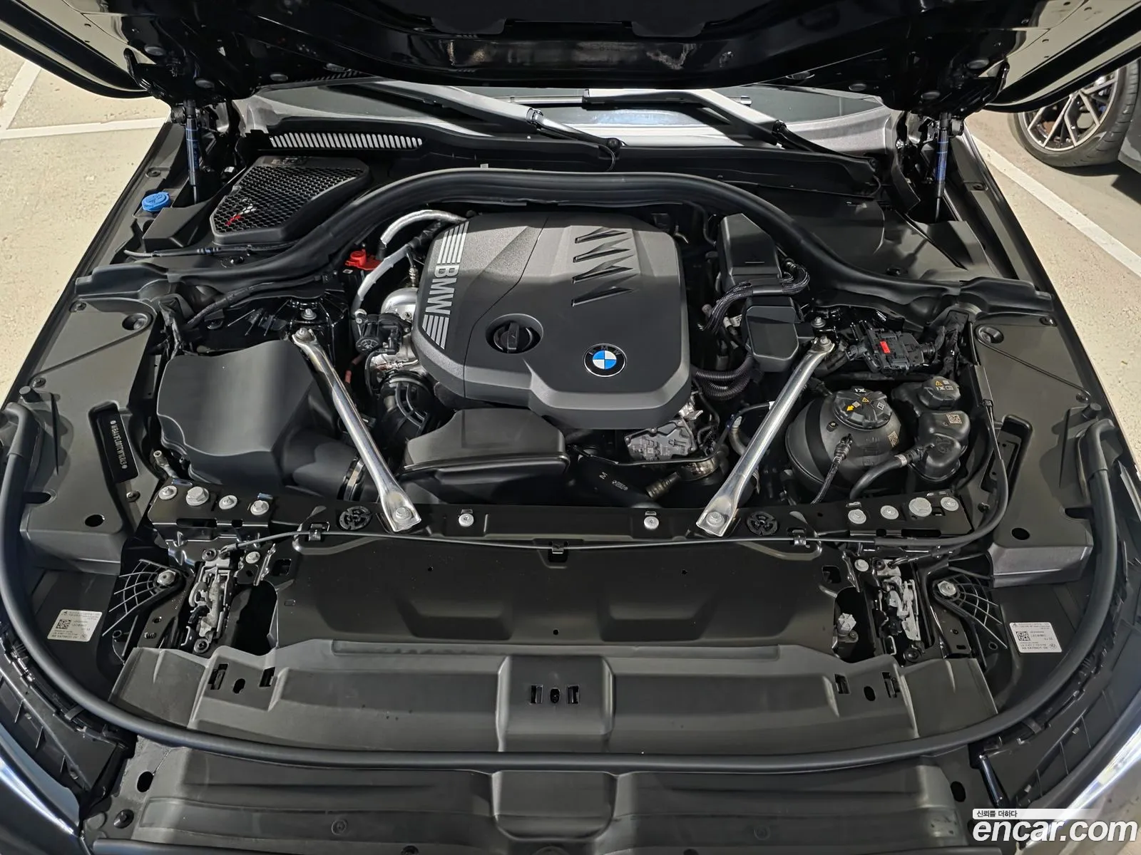BMW 5 Series 2025 — 17