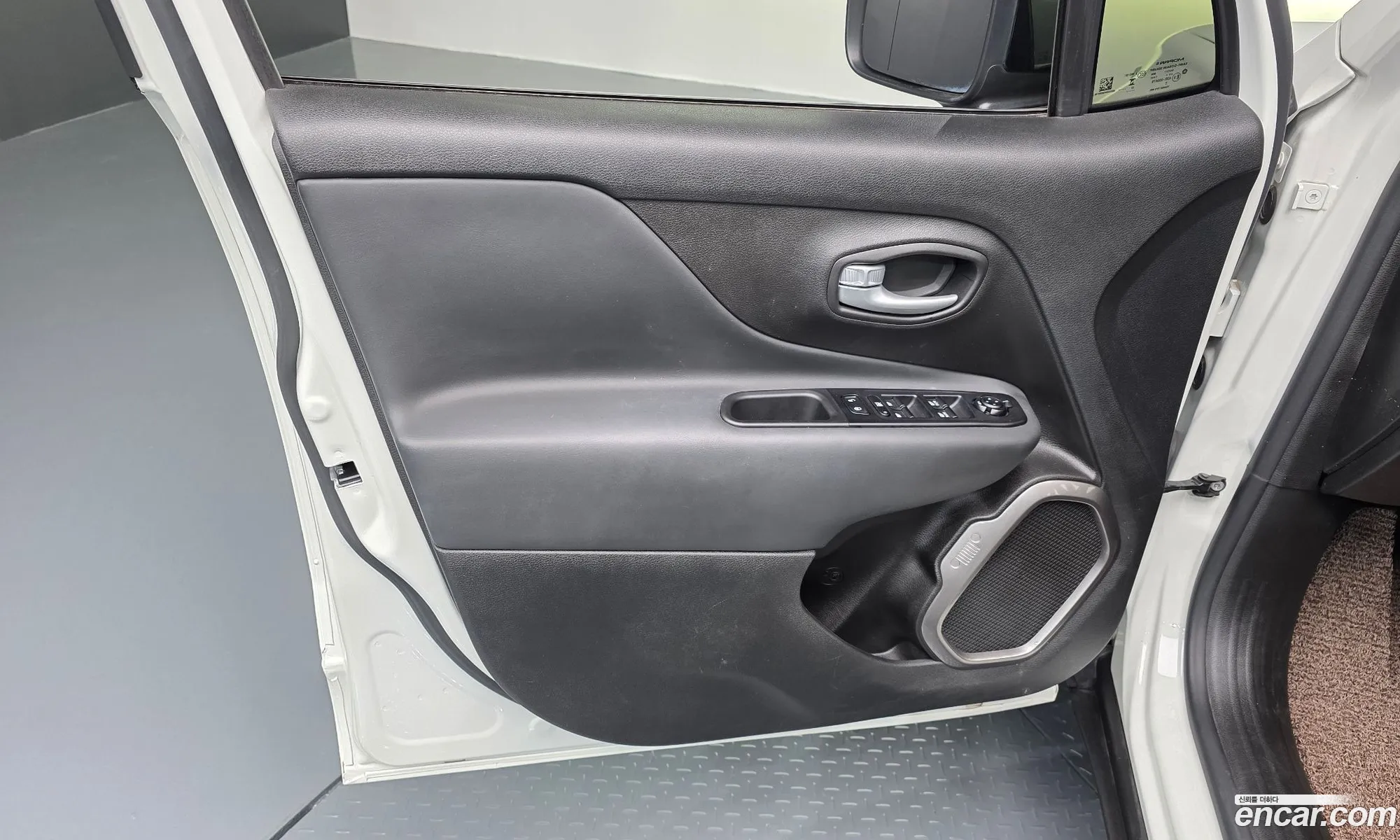 Jeep Renegade 2023 1C4NJCE1XPPP77261 — 32