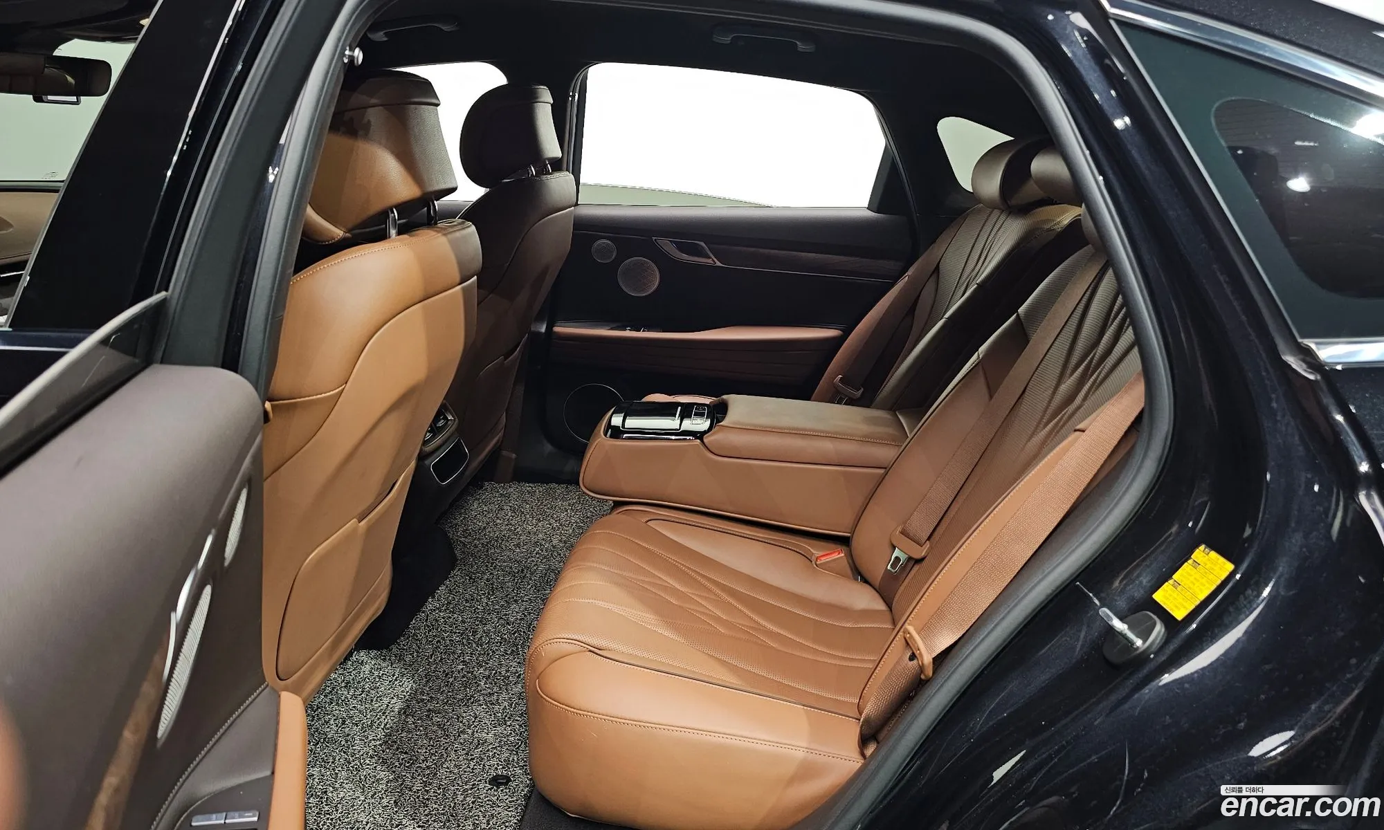 Genesis Electrified G80 2022 — 12