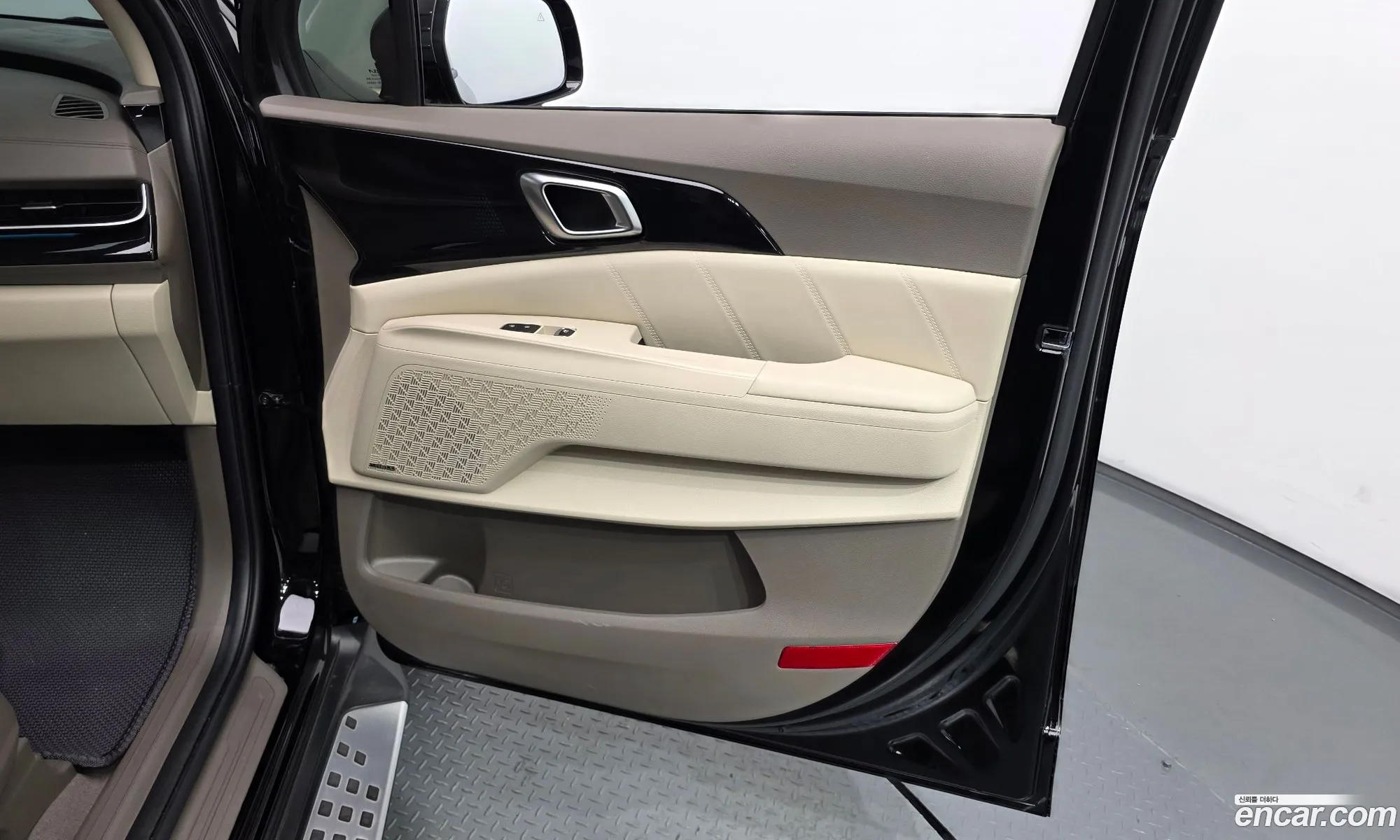 Kia Carnival 2024 — 16