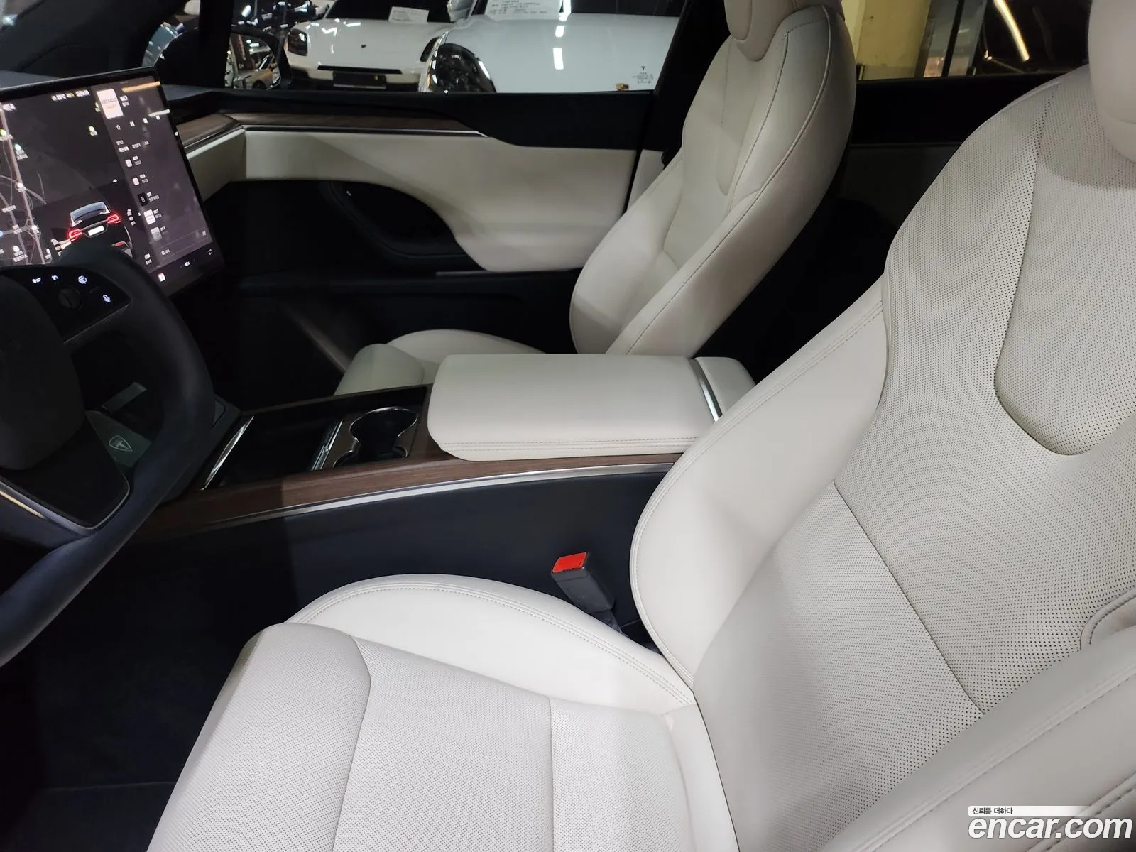 Tesla Model X 2023 — 7