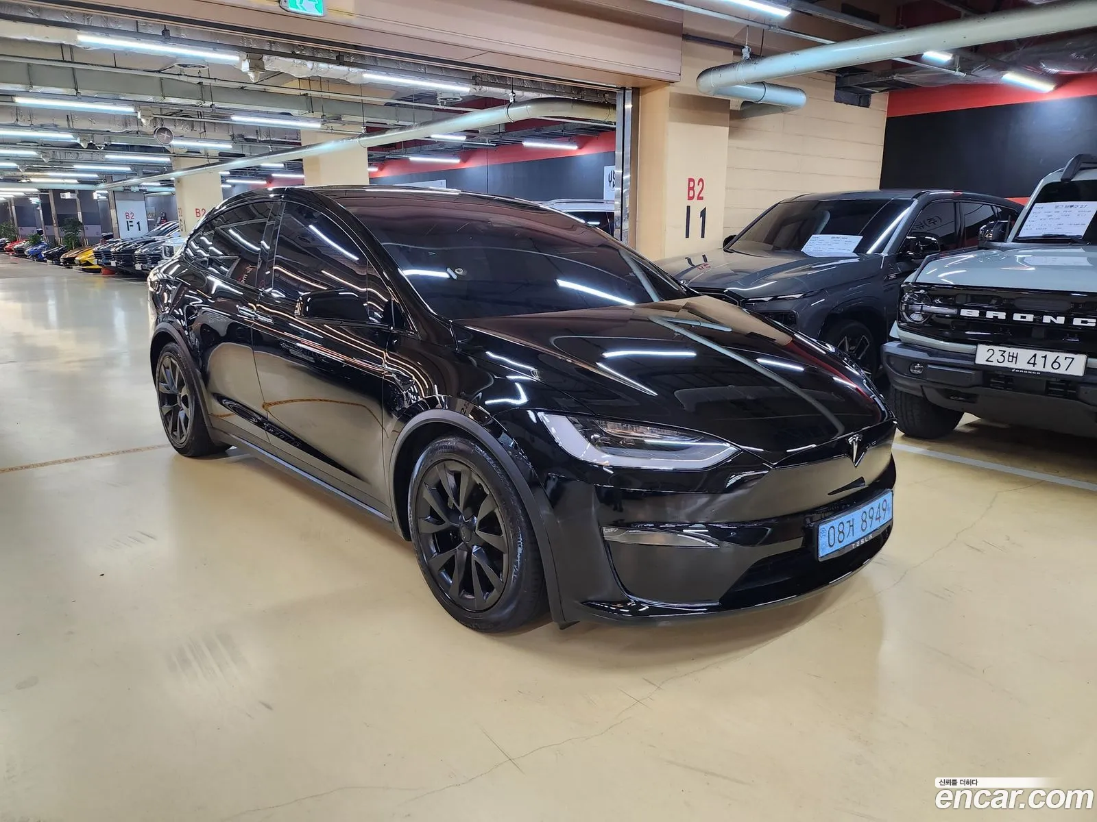 Tesla Model X 2023 — 17