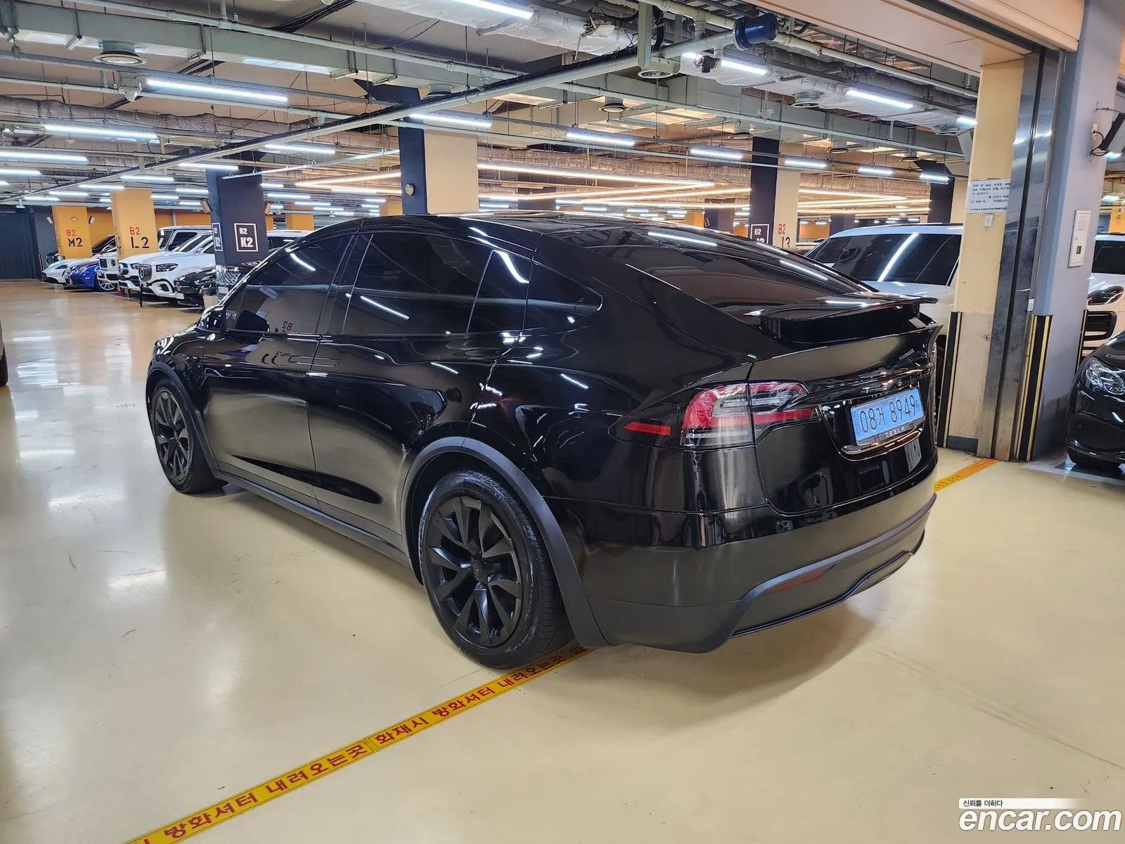 Tesla Model X 2023 — 8