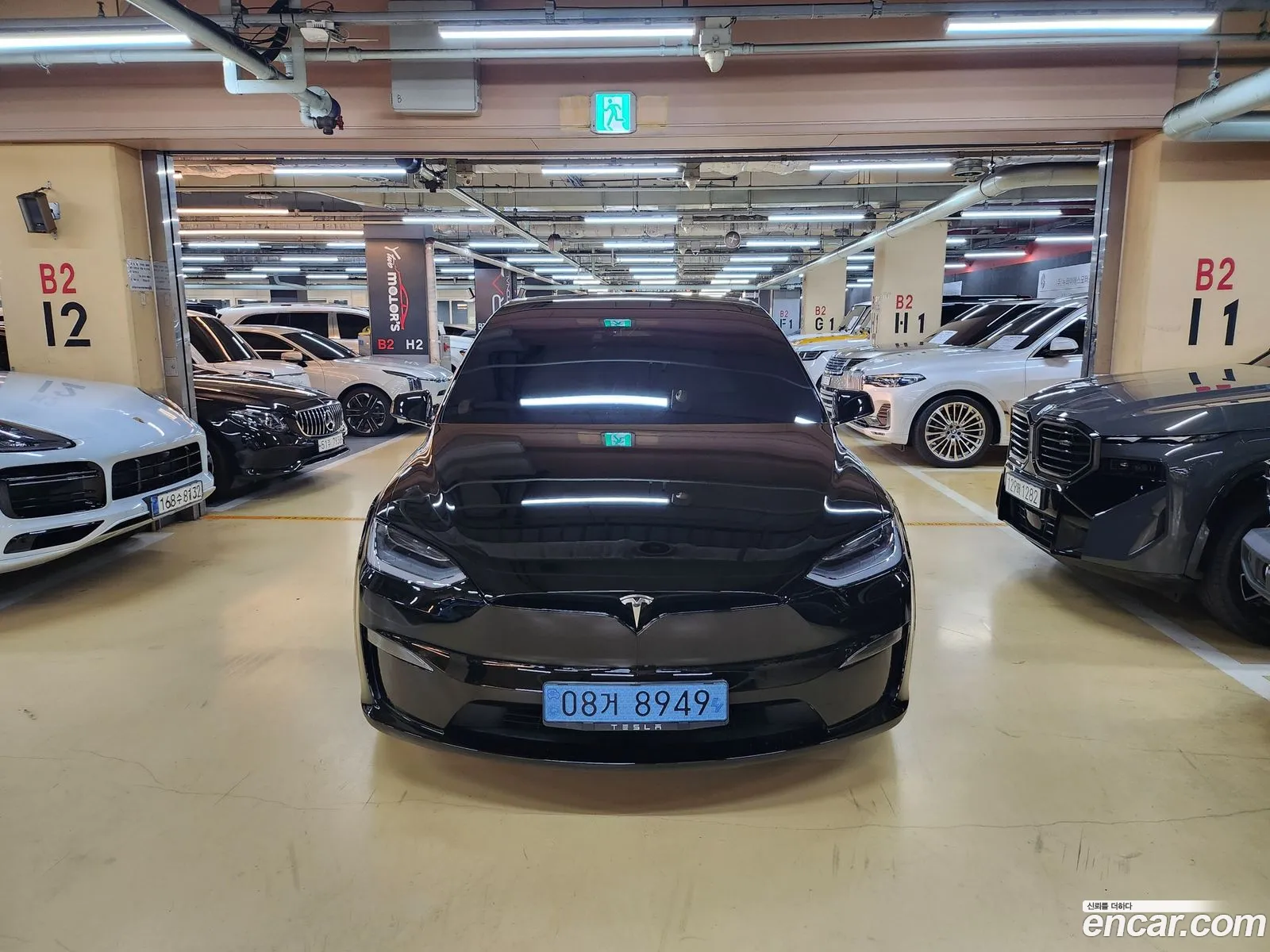 Tesla Model X 2023 — 18