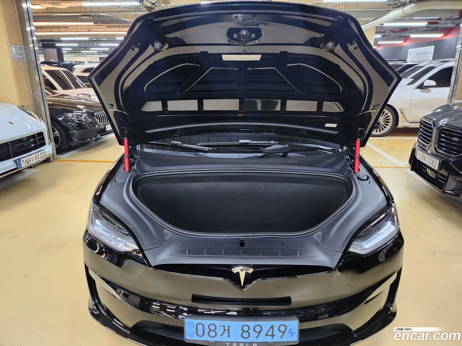 Tesla Model X 2023 — 12