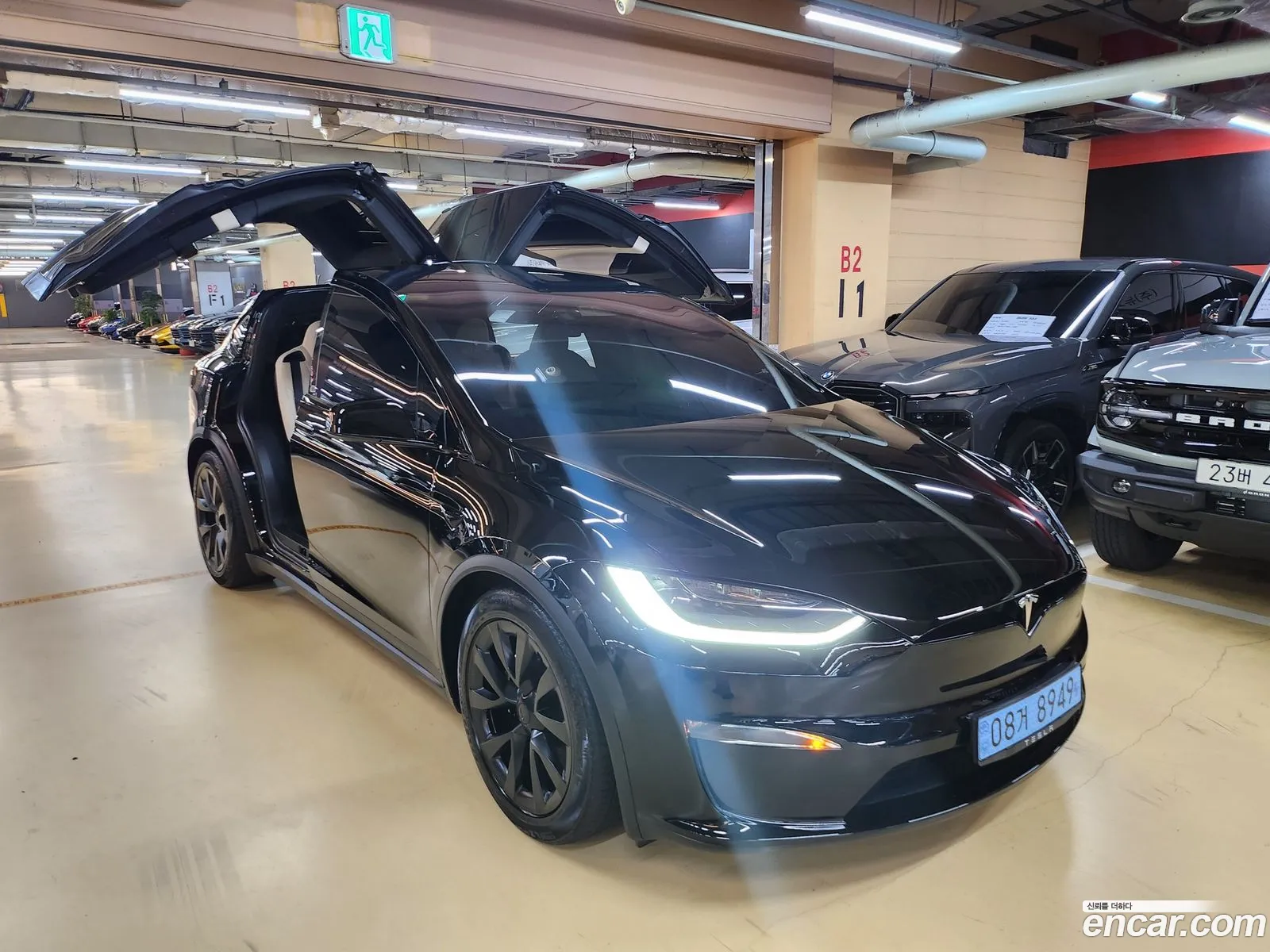 Tesla Model X 2023 — 10