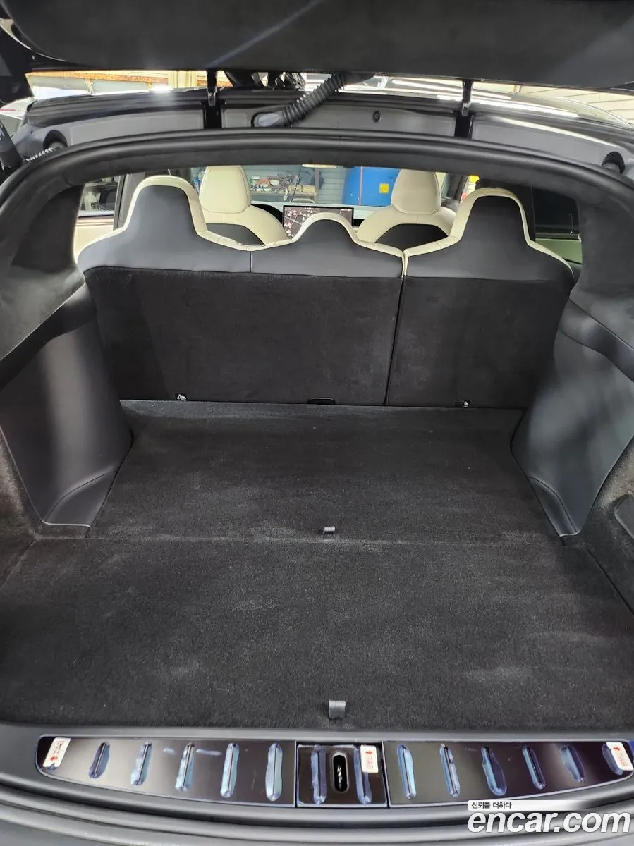 Tesla Model X 2023 — 6