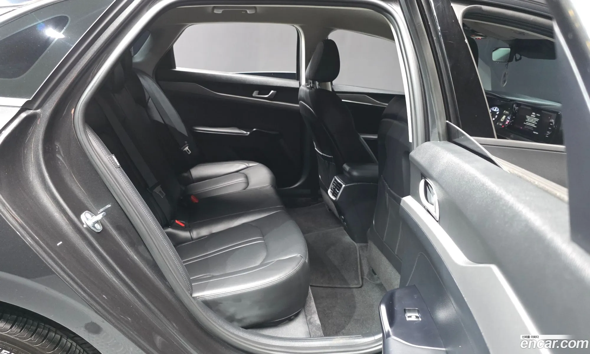Kia K5 2023 — 21