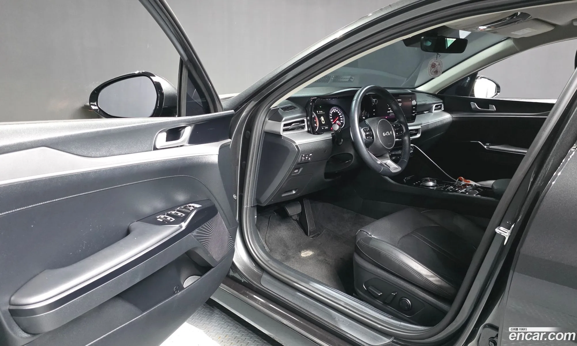 Kia K5 2023 — 18