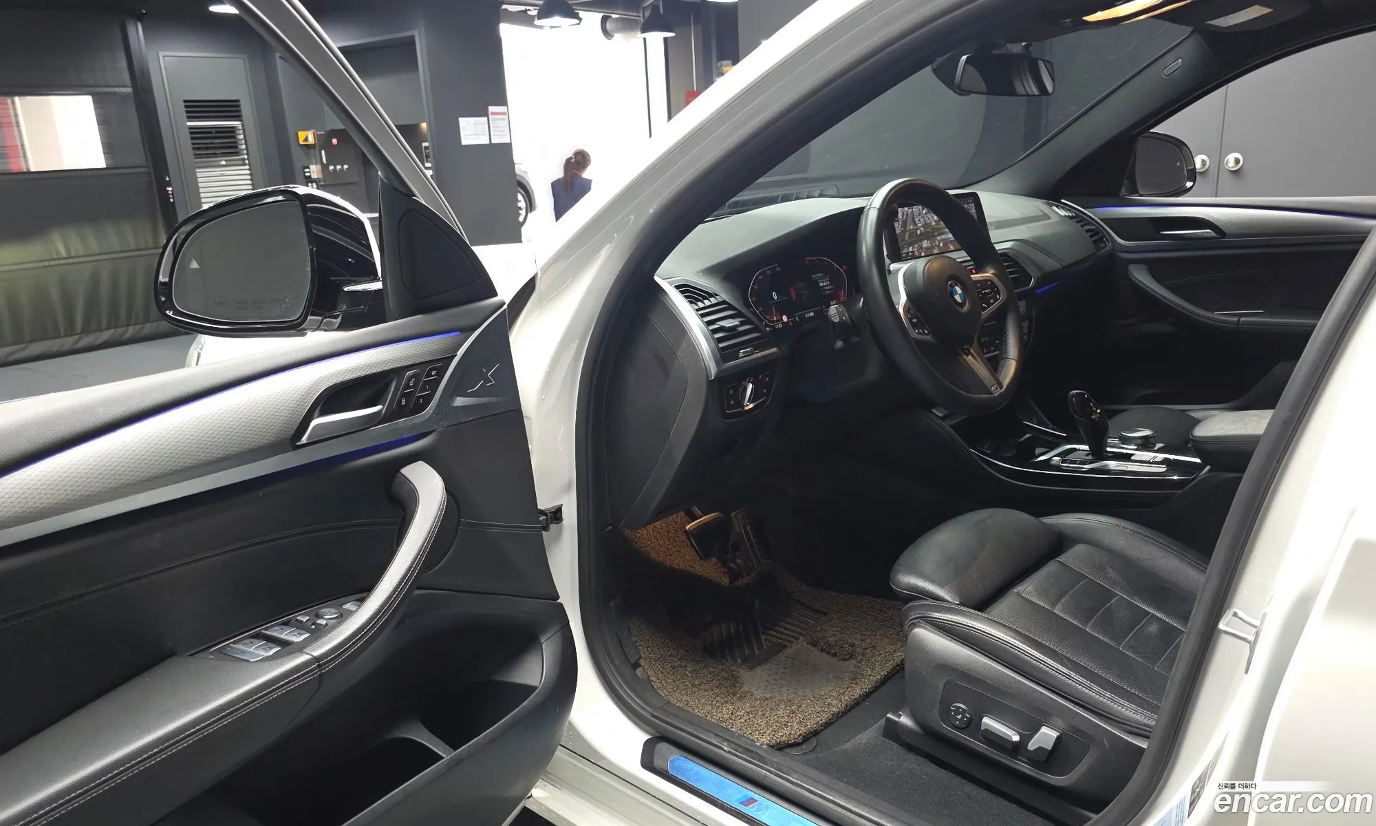 BMW X4 2020 WBAVJ9101M9E63336 — 17