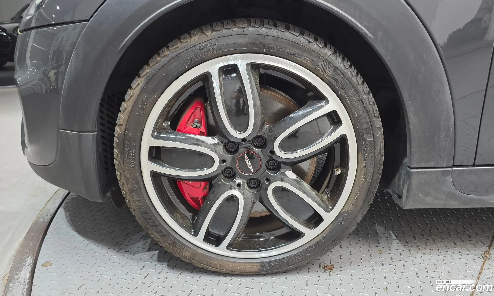 Mini Cooper S 2020 WMWXY9104L2L81559 — 24
