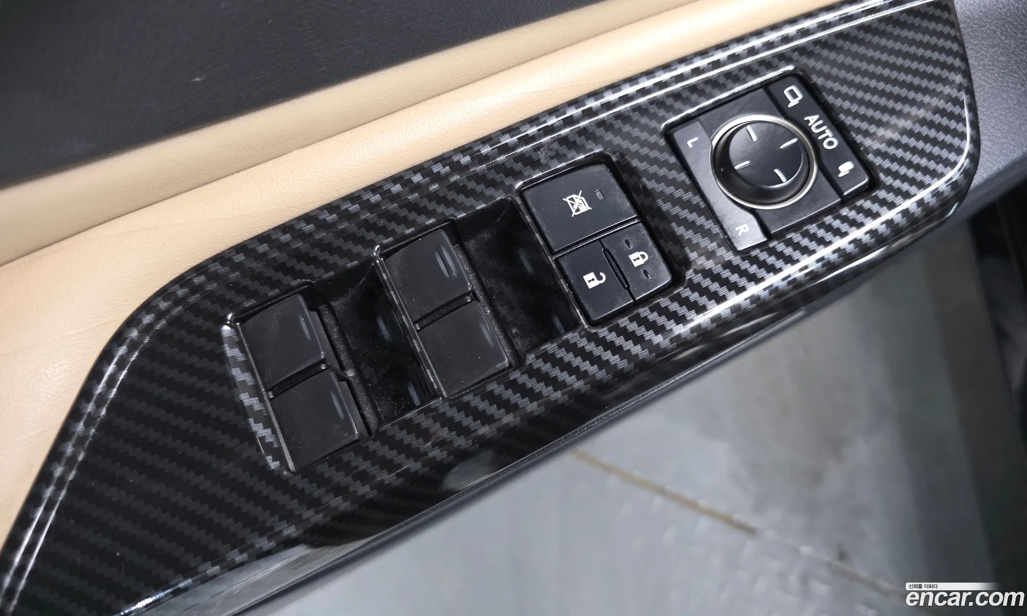 Lexus ES300h 7th Gen 2019 — 7