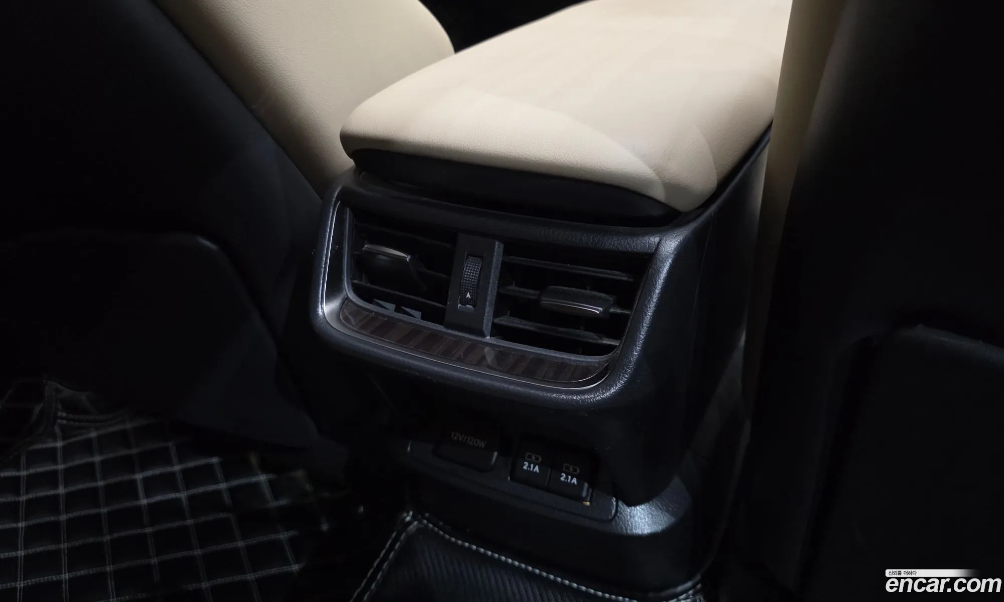 Lexus ES300h 7th Gen 2019 — 36