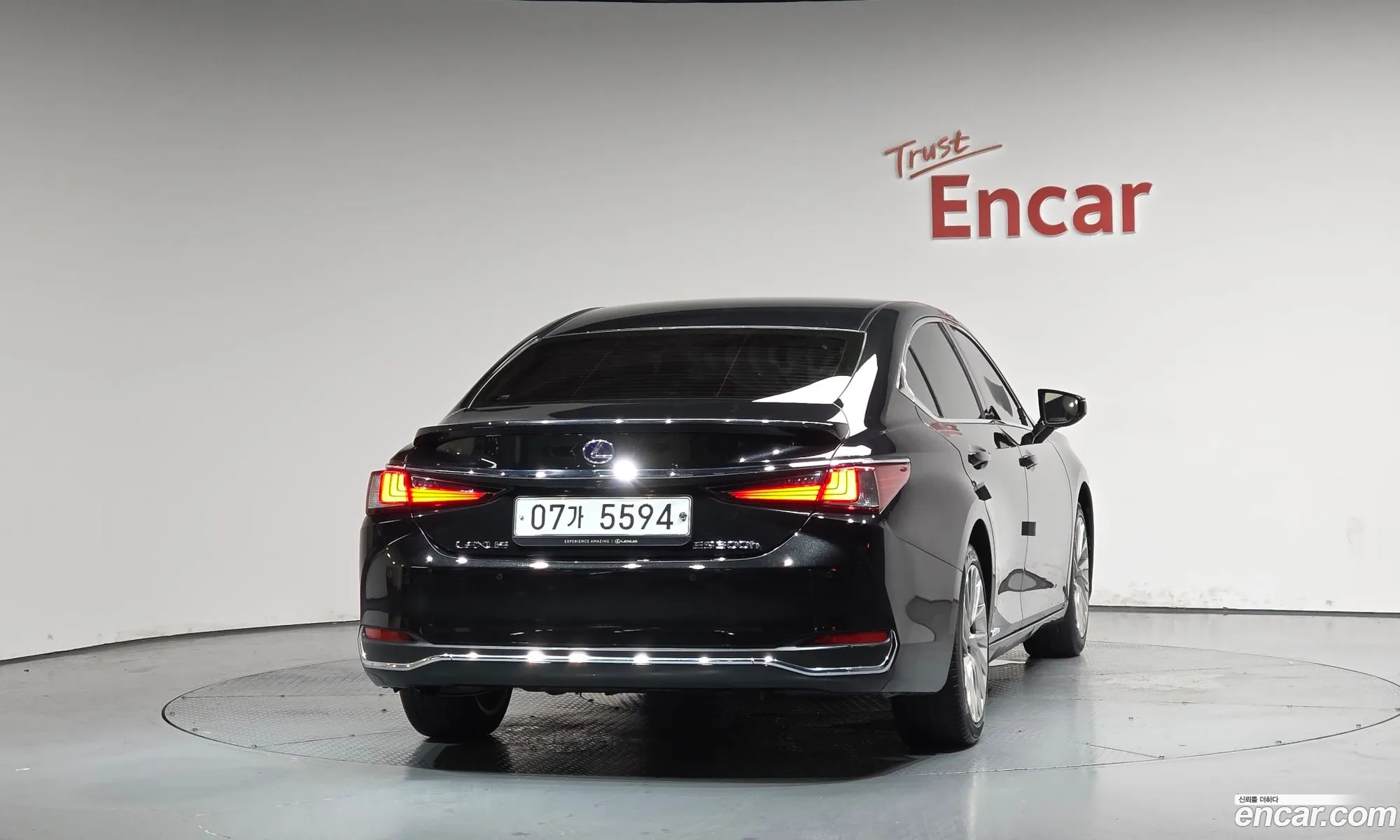 Lexus ES300h 7th Gen 2019 — 29
