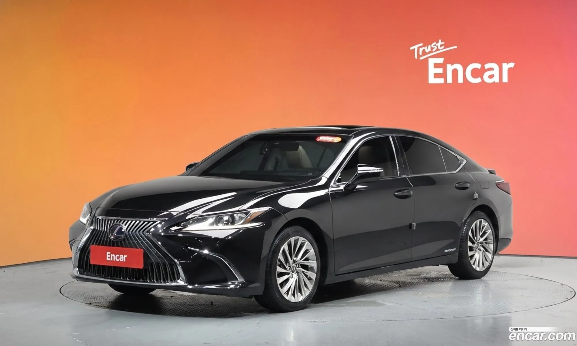 Lexus ES300h 7th Gen 2019 — 3