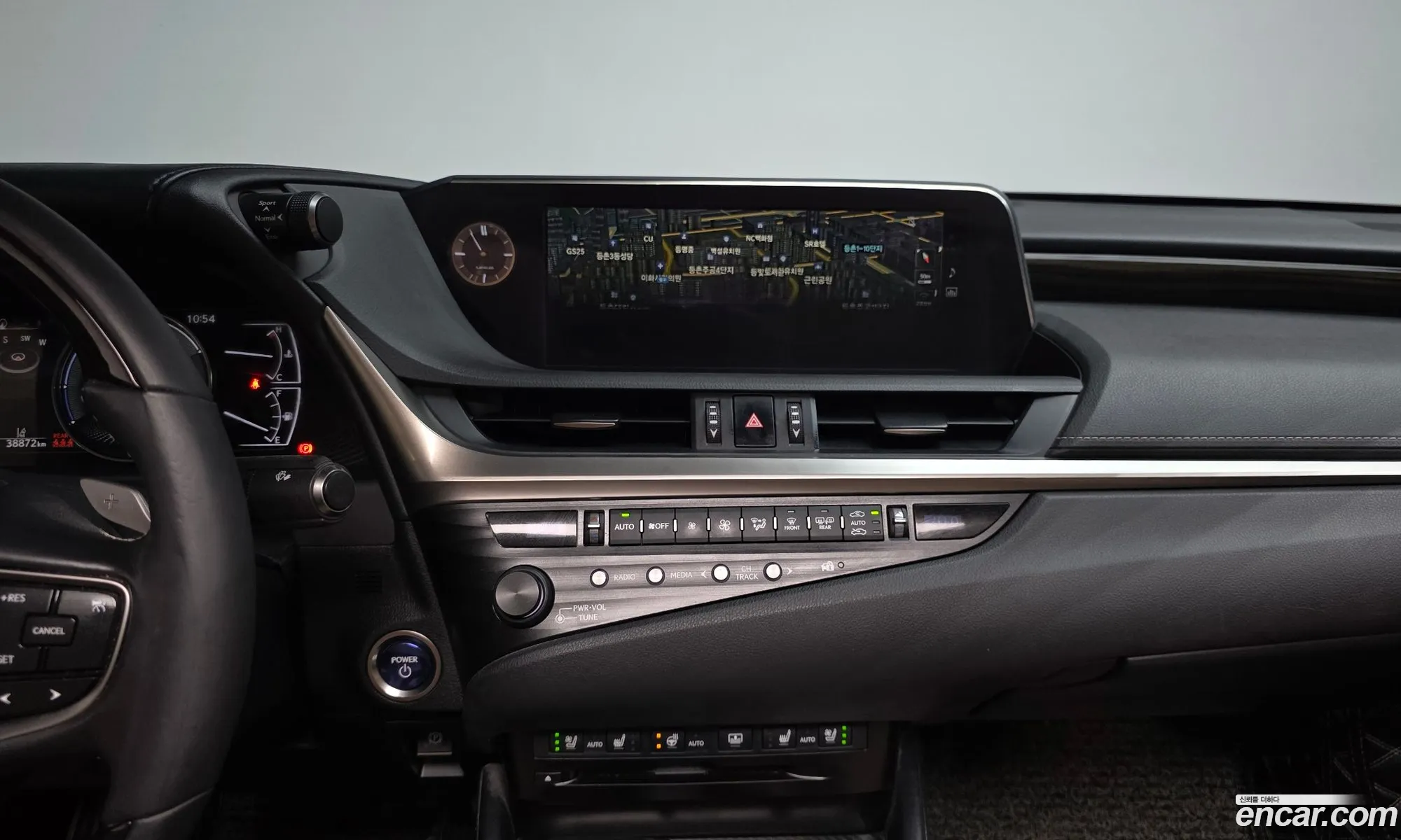 Lexus ES300h 7th Gen 2019 — 17
