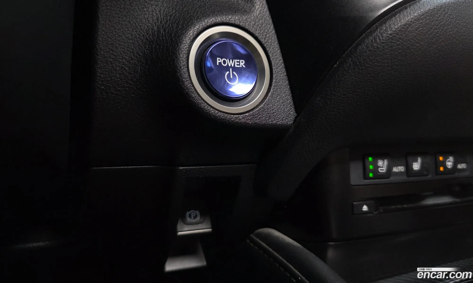 Lexus ES300h 7th Gen 2019 — 18