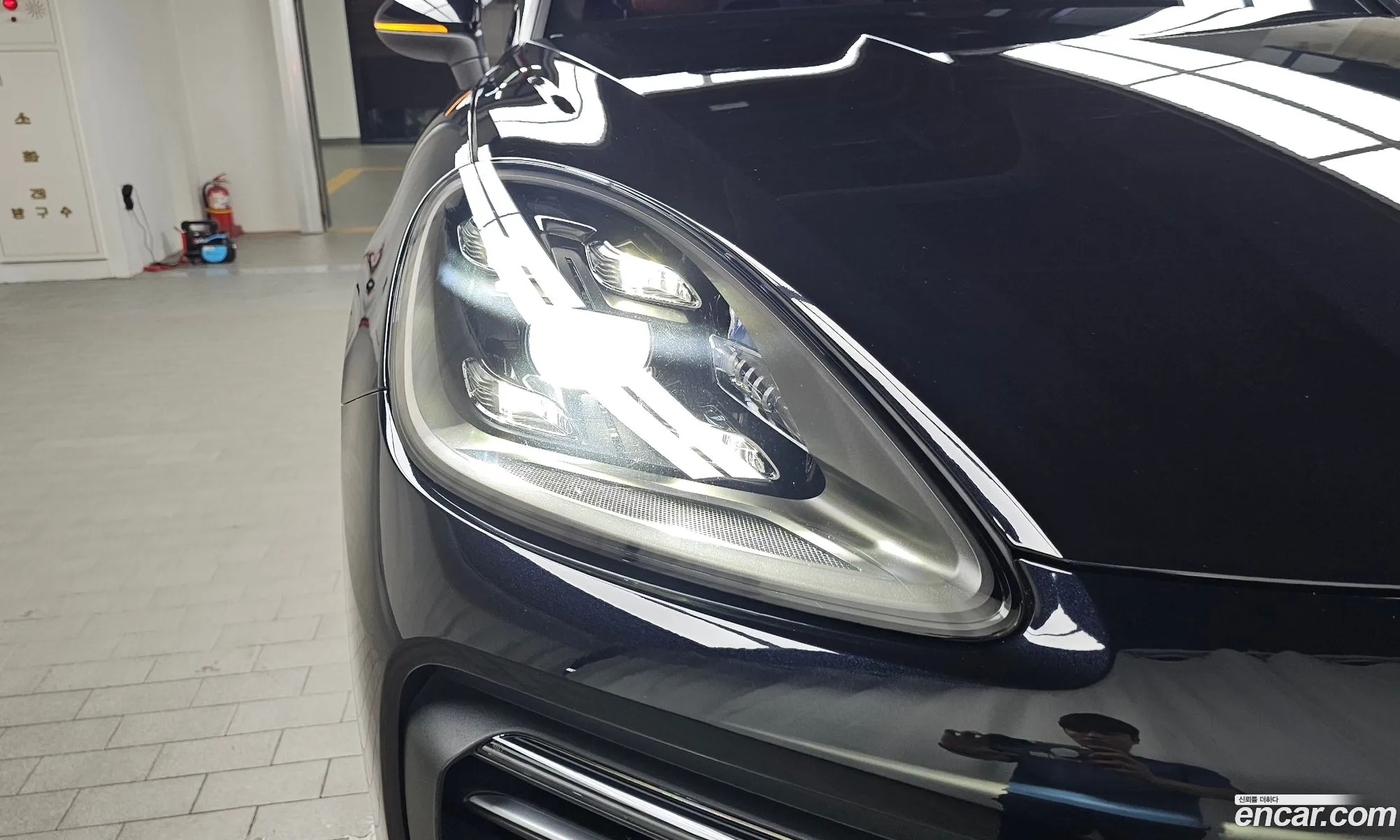 Porsche Cayenne 2019 WP1AA29Y2KDA23568 — 19