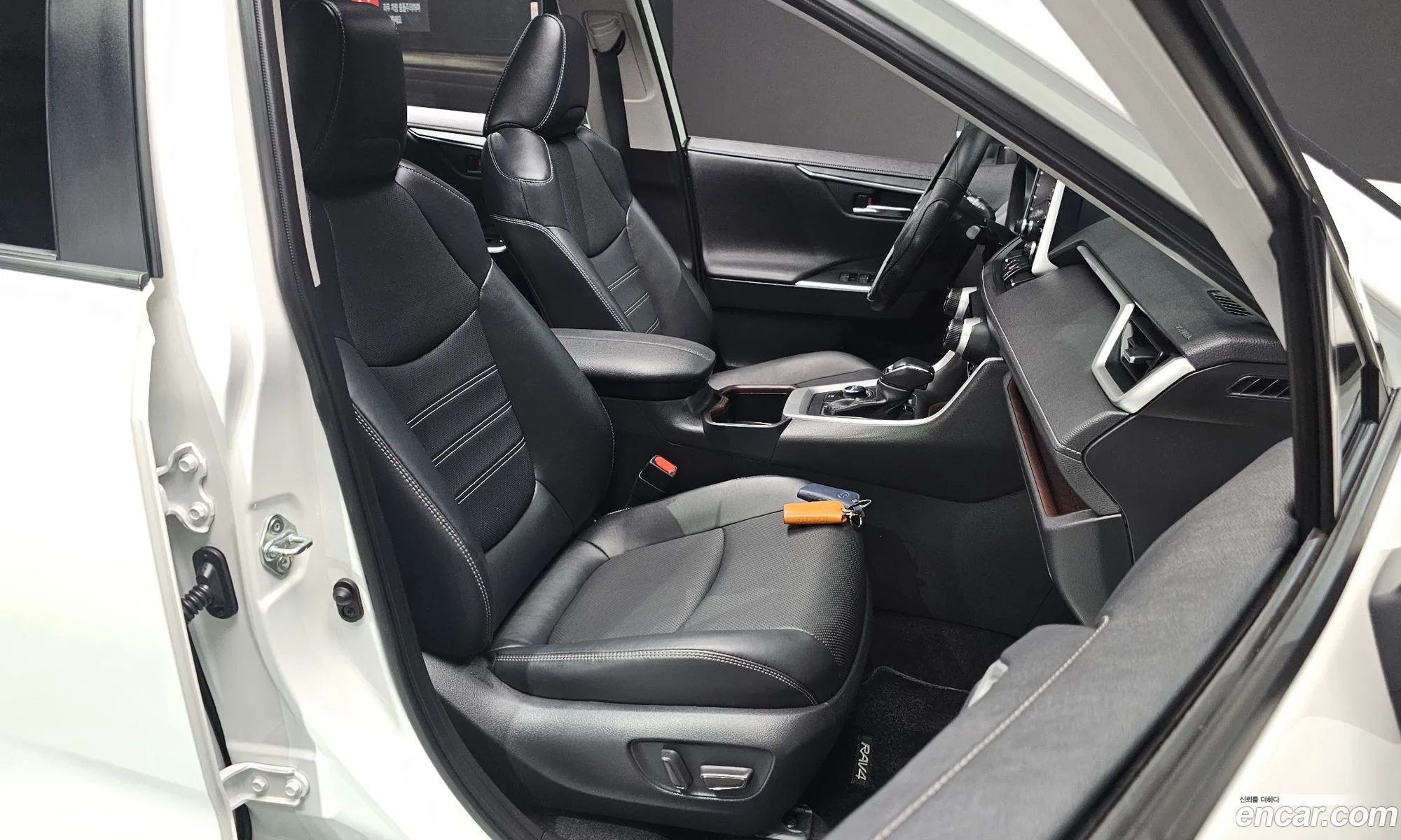 Toyota RAV4 2022 JTMDWRFV2ND162929 — 12