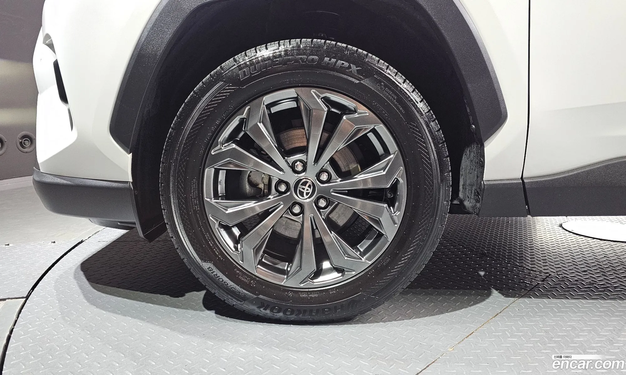 Toyota RAV4 2022 JTMDWRFV2ND162929 — 15