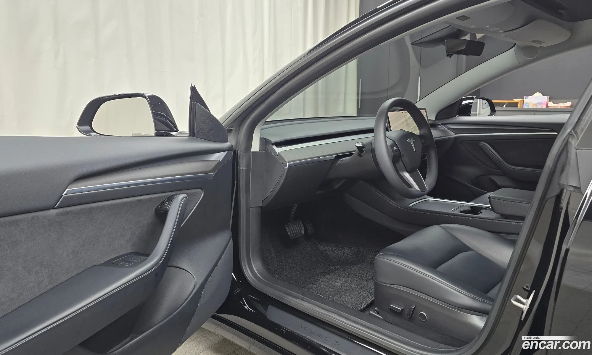 Tesla Model 3 2021 — 17