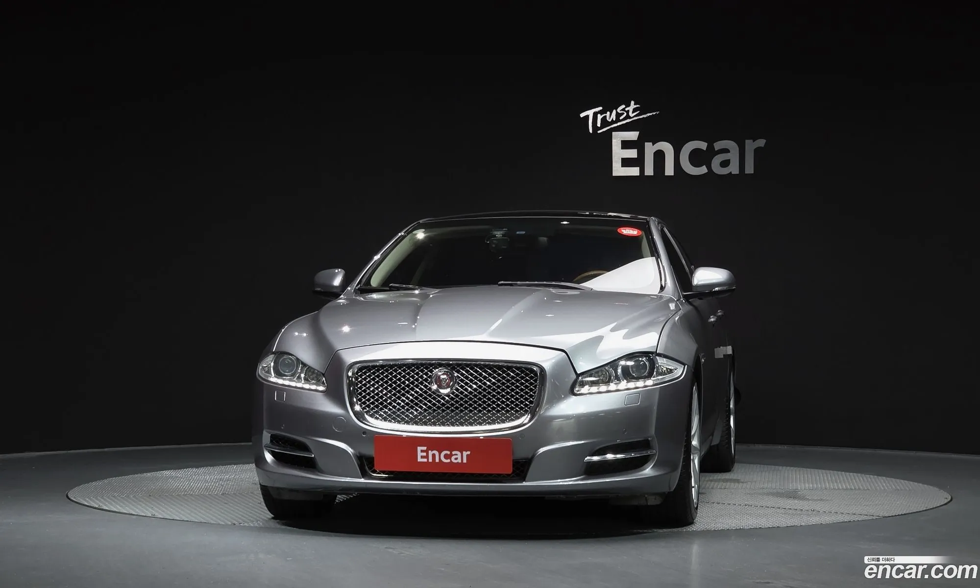 Jaguar XJ 2014 SAJAA1224ENV73016 — 9